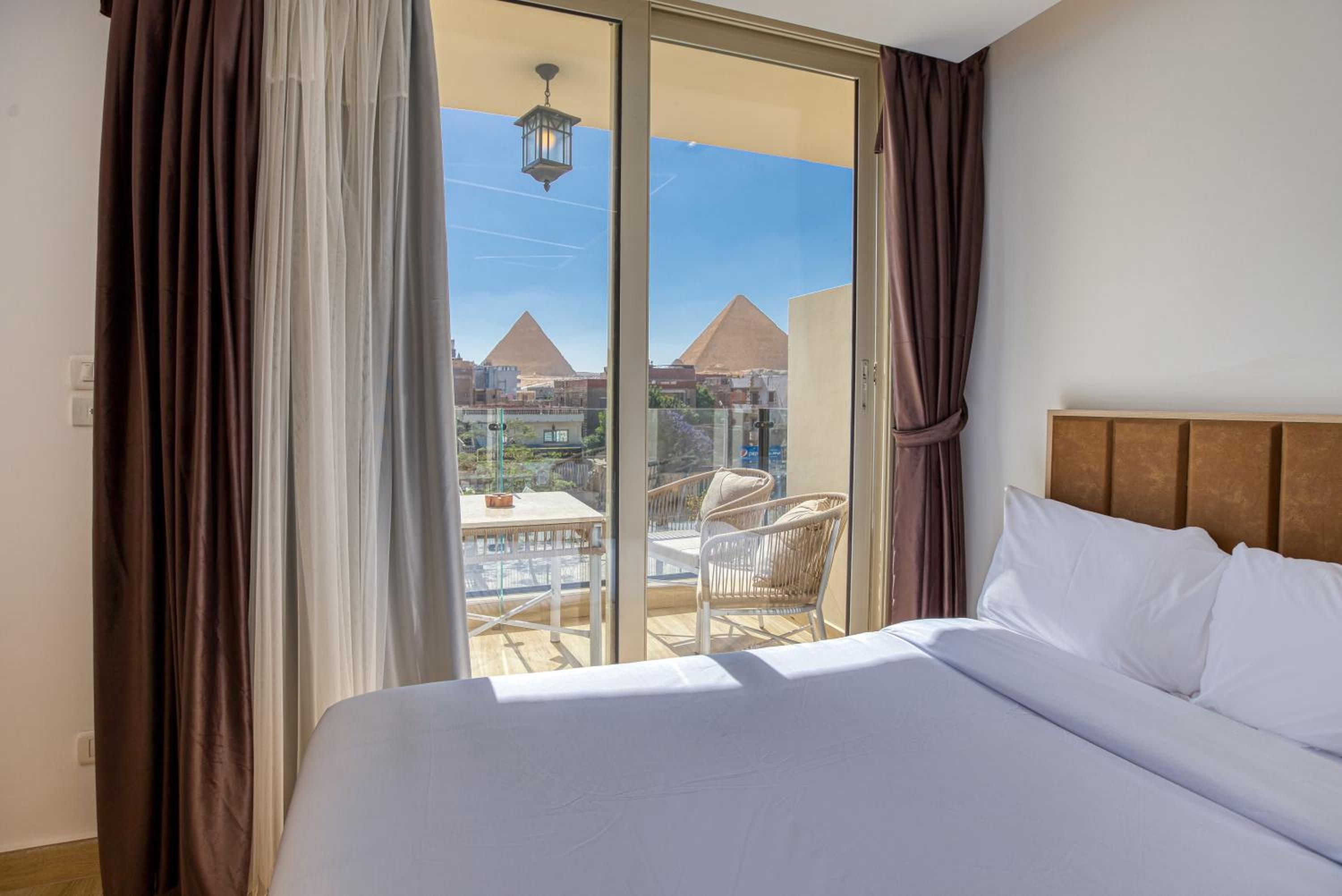 The Platinum Pyramid view inn