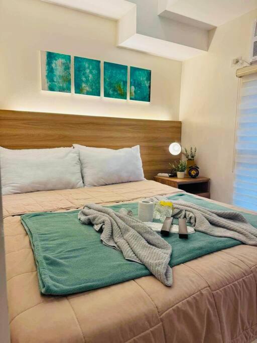 Staycation in Mckinley walking distance to Venice Mall view 3