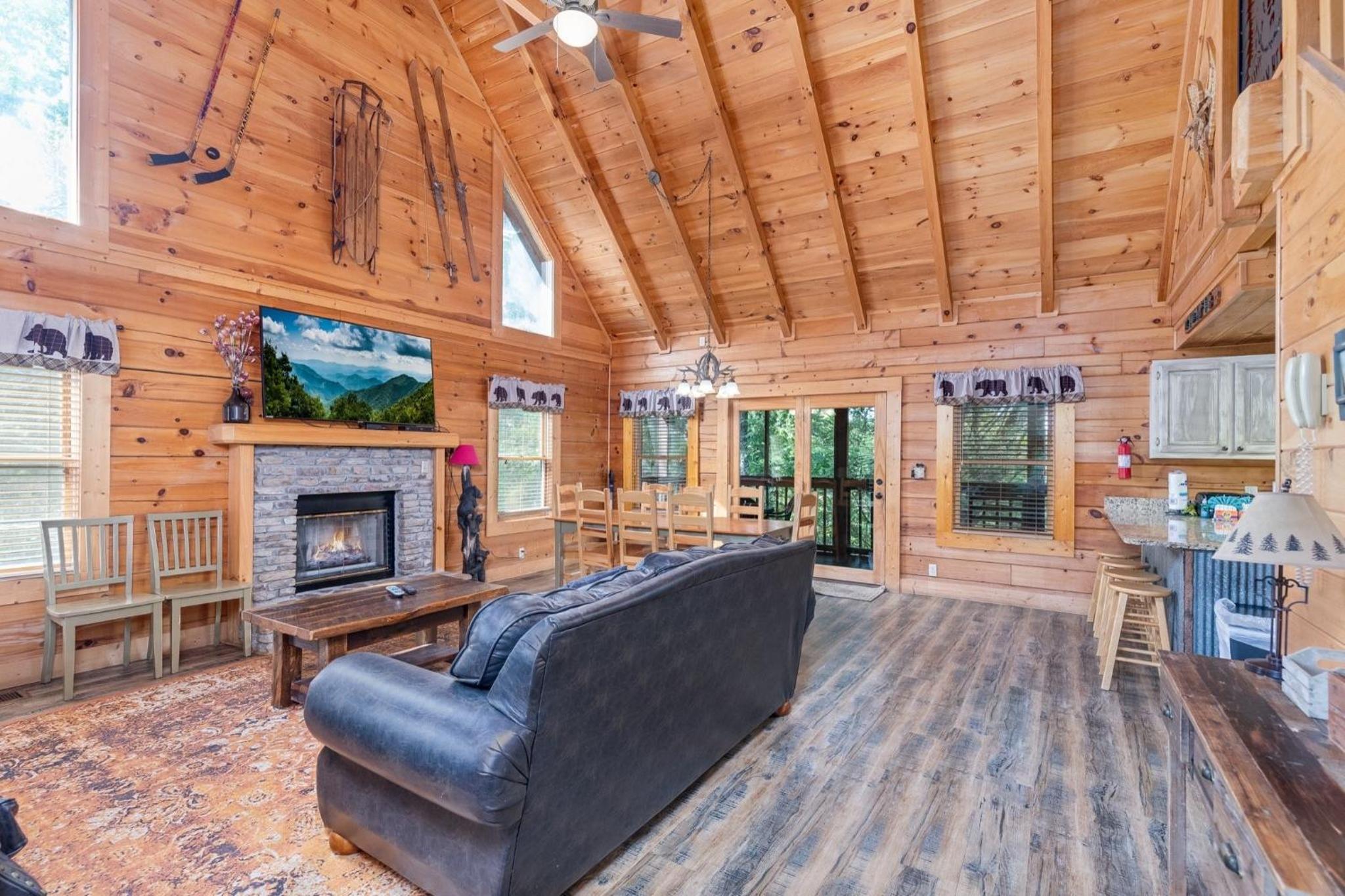 ER101 - Heavenly Hideaway Great location - Close to town! cabin view 2