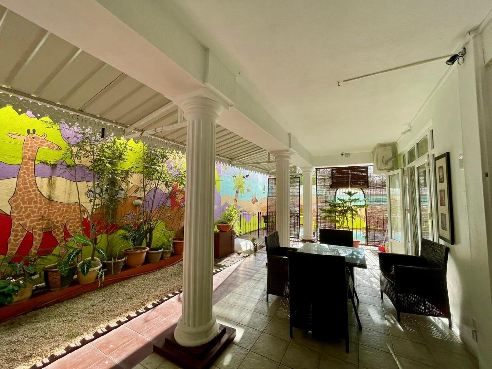 Villa poisson dans l'eau view 3