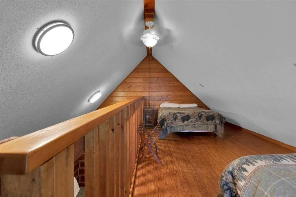Charming Cabin with Parking view 3