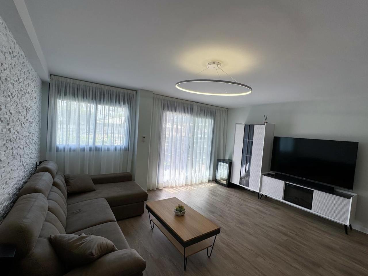 Photo 37