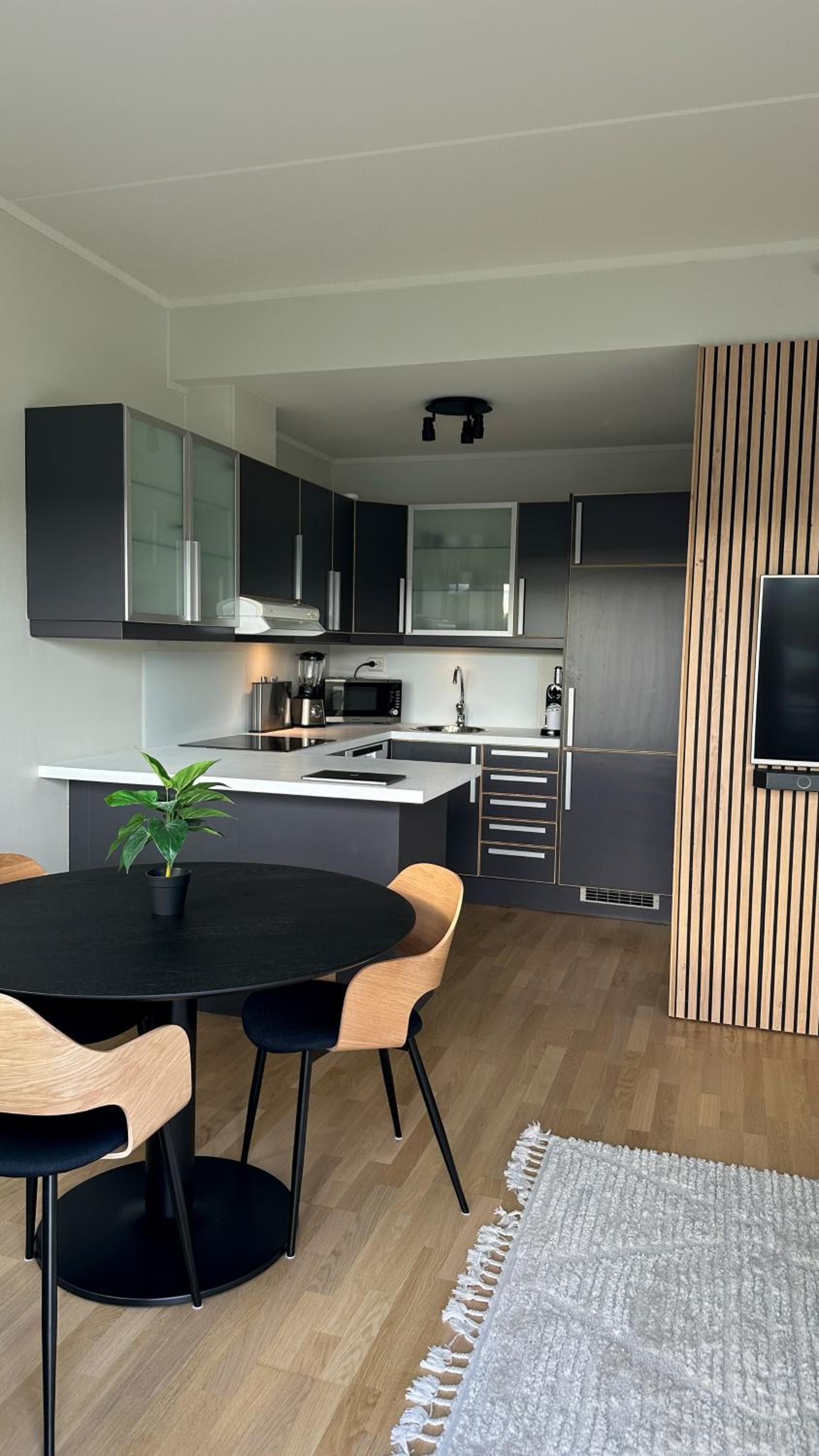 Top floor apartment with view view 4
