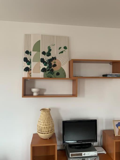 Mountain View Apartment with Balcony & Ski Access nearby - Serendipity