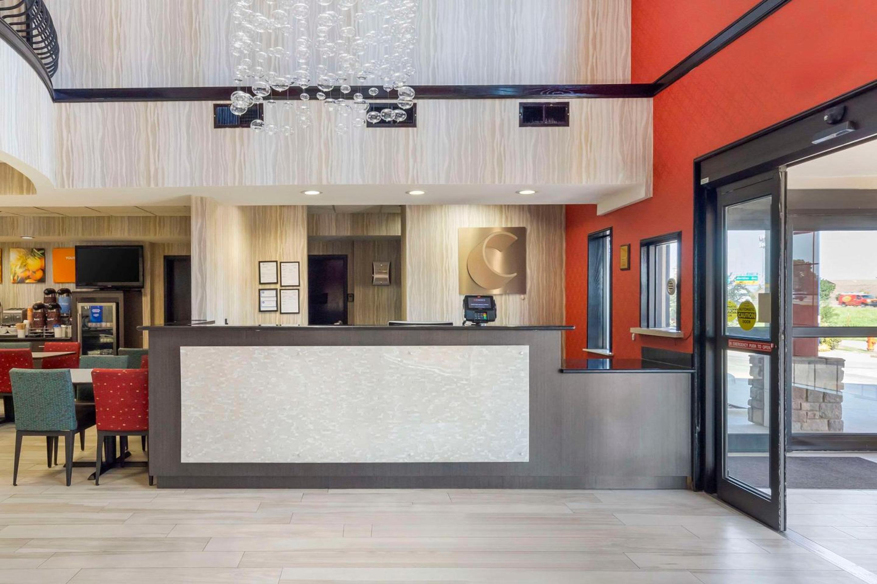 Oklahoma City Vacations - Comfort Suites Fairgrounds West - Property Image 8