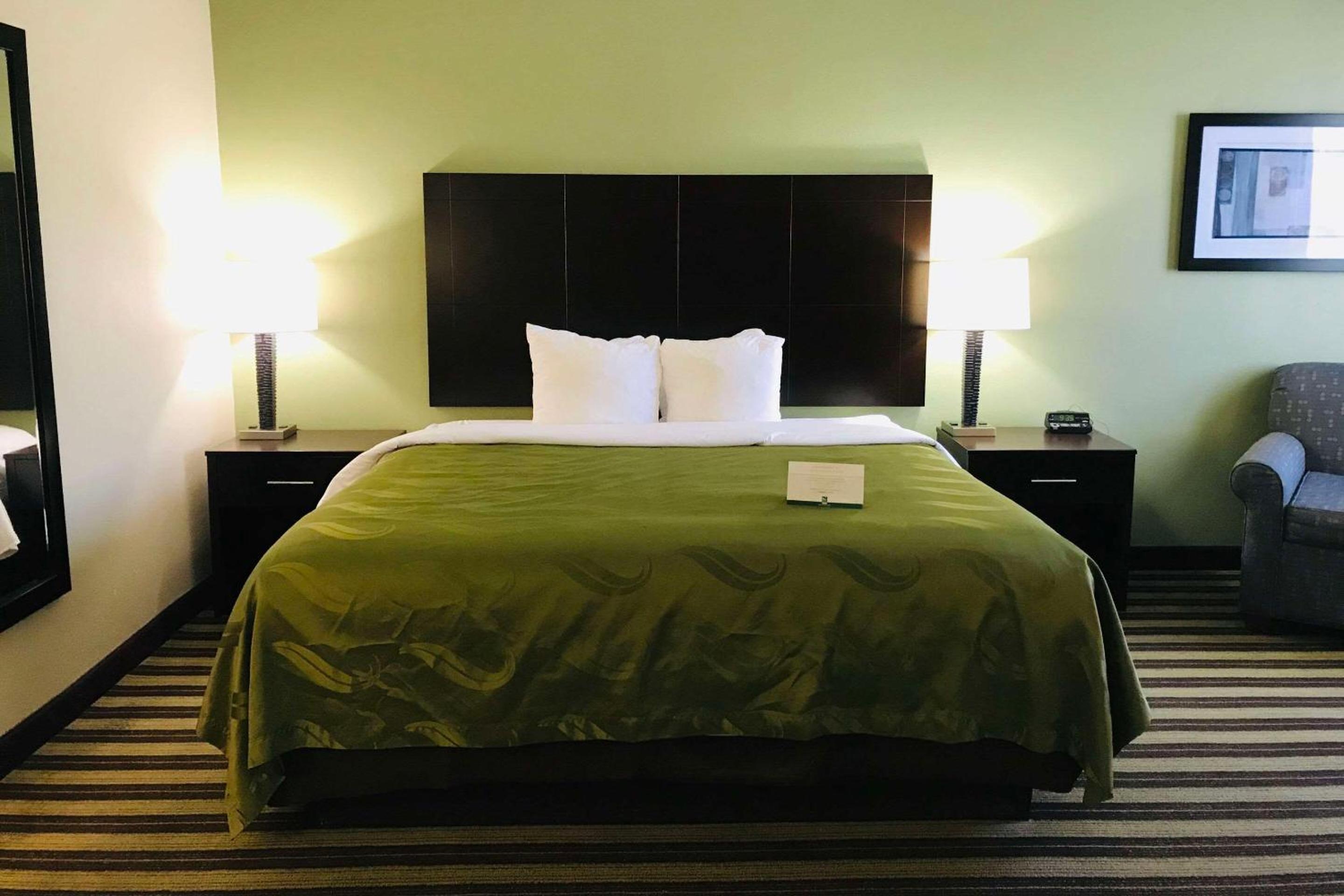 West Monroe Vacations - Quality Inn  Suites - Property Image 2