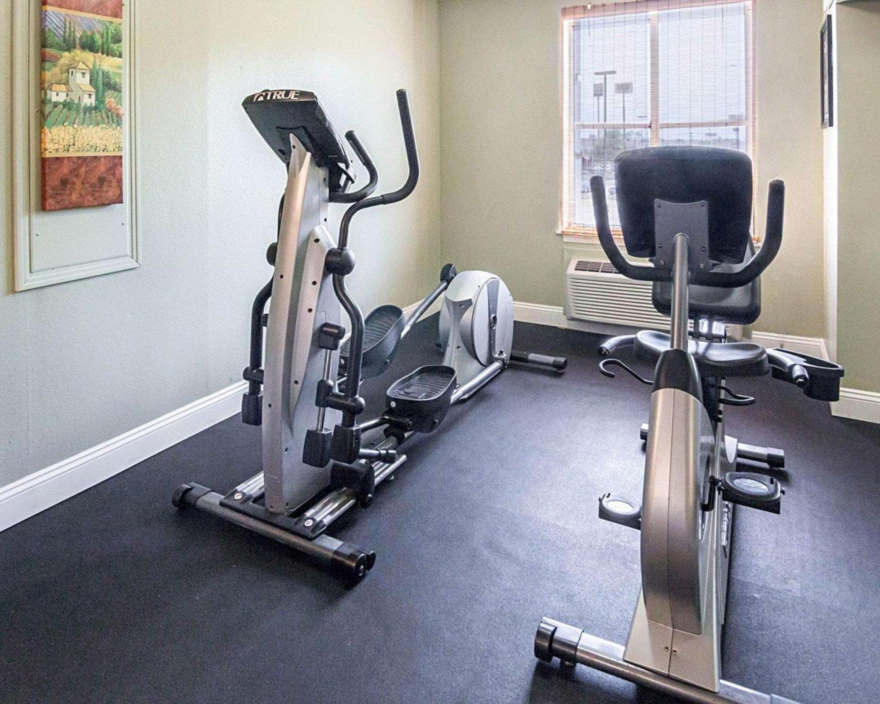 West Monroe Vacations - Quality Inn  Suites - Property Image 11