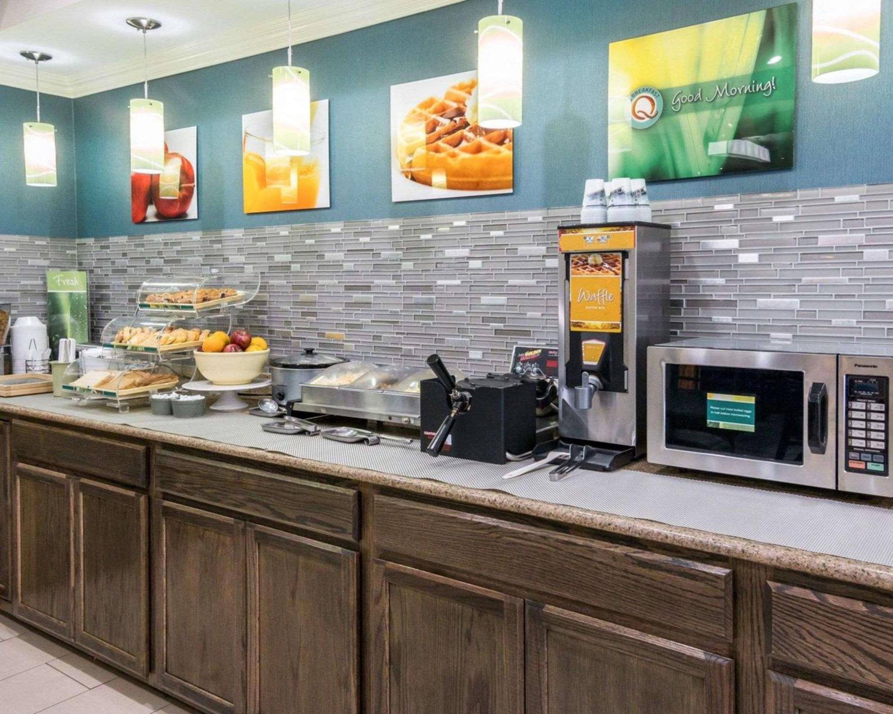 West Monroe Vacations - Quality Inn  Suites - Property Image 4