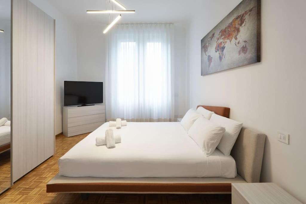 Lenny's Central Apartment