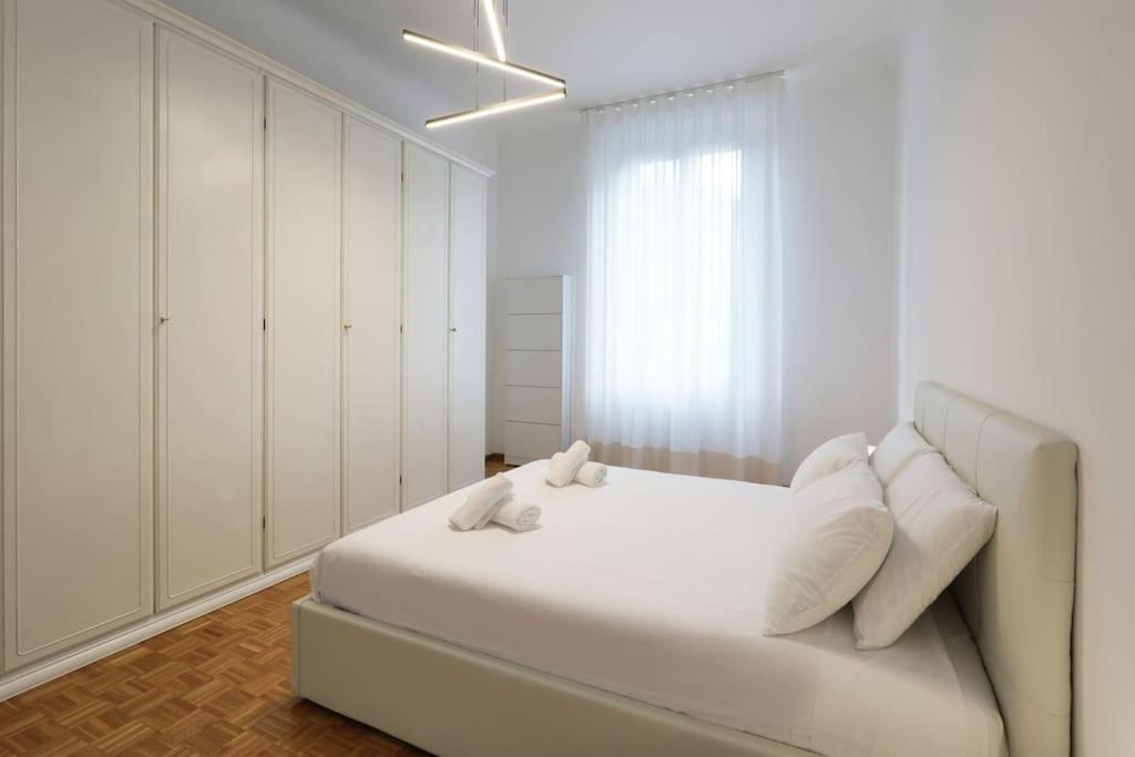 Lenny's Central Apartment