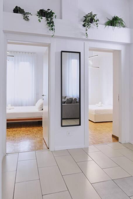 Lenny's Central Apartment