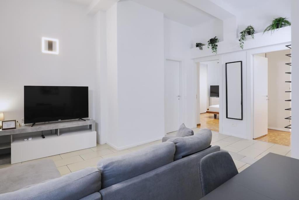 Lenny's Central Apartment