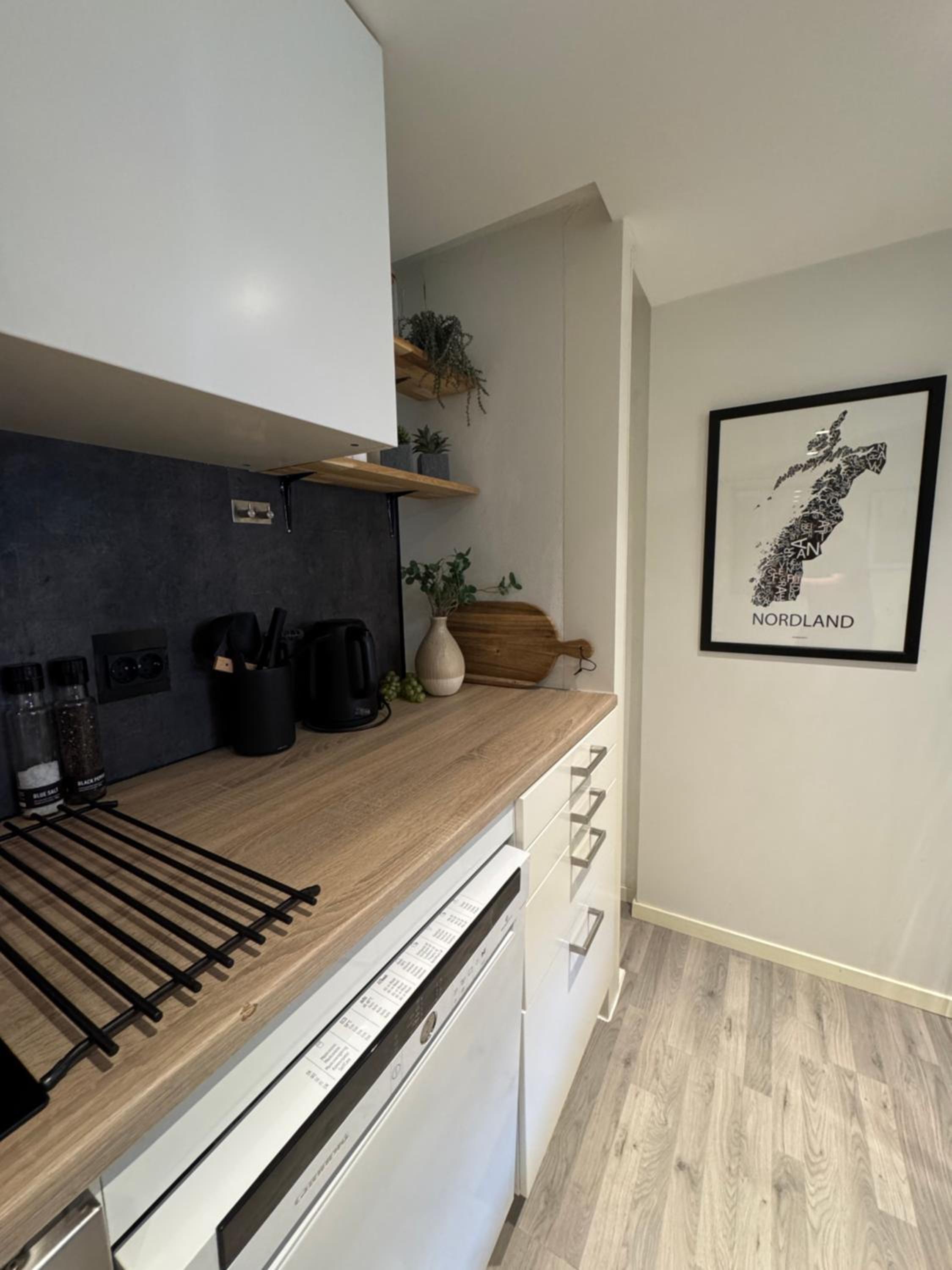Aurora Polaris Apartment - Outdoor Sauna - FREE Parking - 750m from City Center view 3