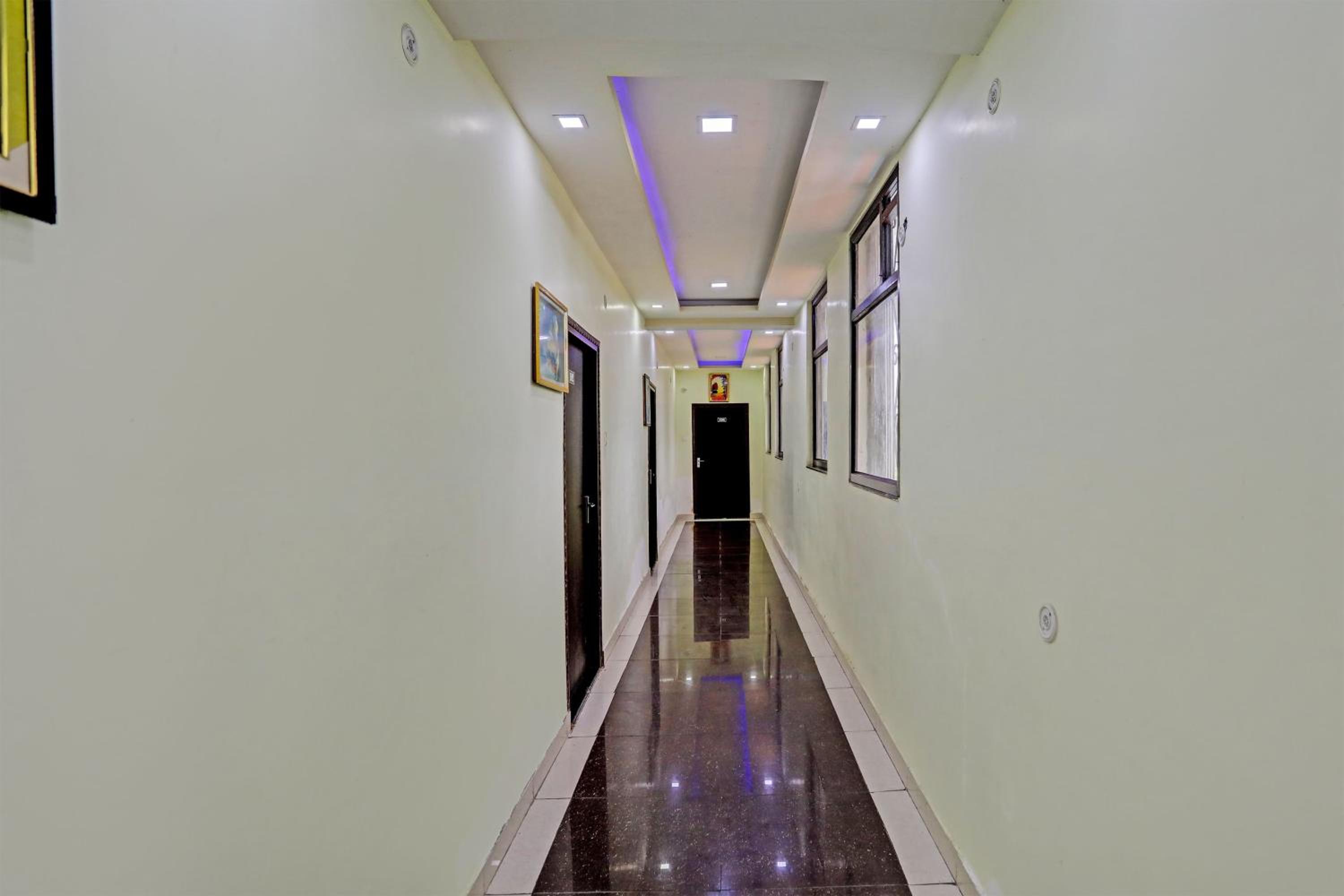 Hotel O Shree Shyam kripa Hotel and Restaurant view 5