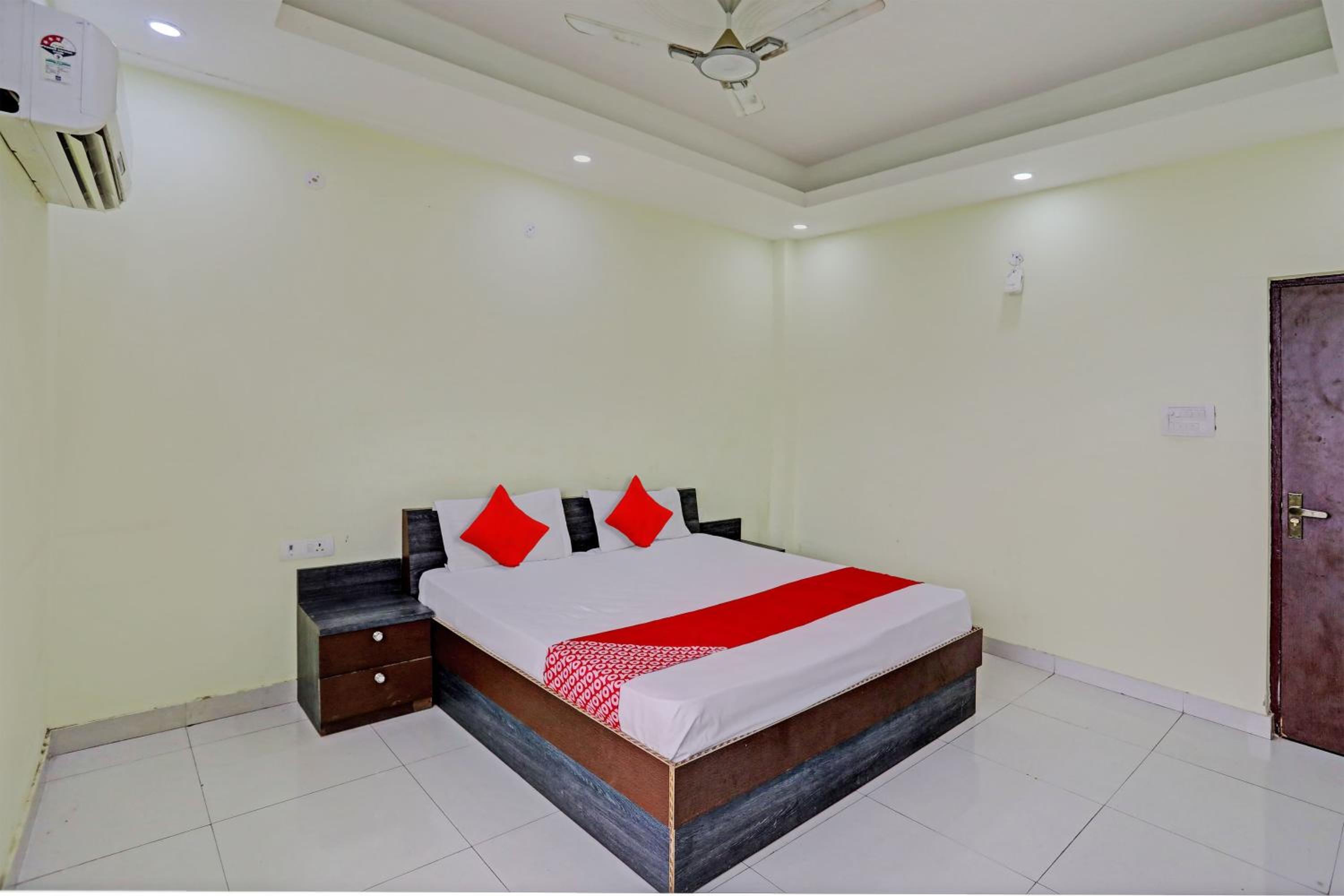 Hotel O Shree Shyam kripa Hotel and Restaurant view 3