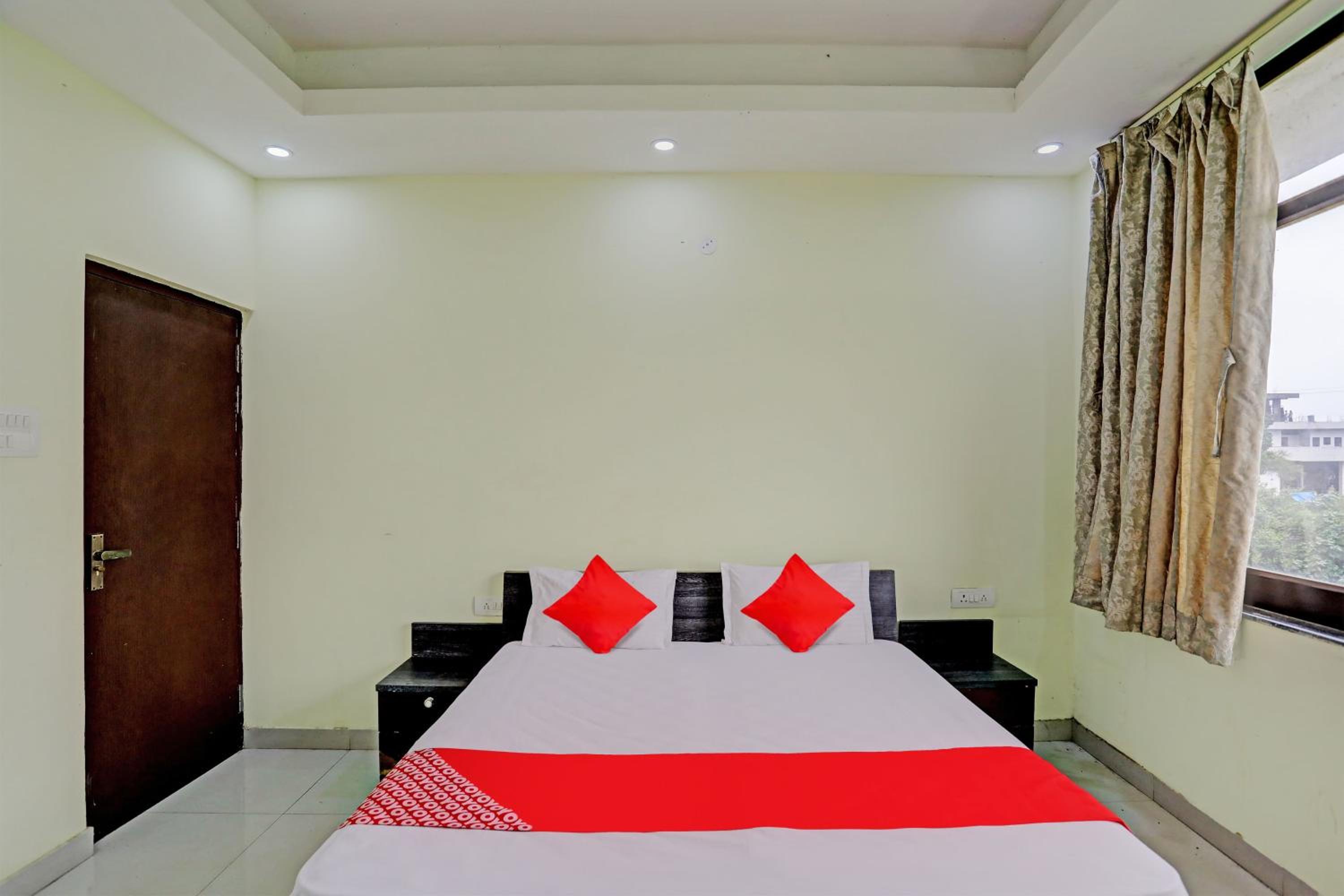 Hotel O Shree Shyam kripa Hotel and Restaurant view 4
