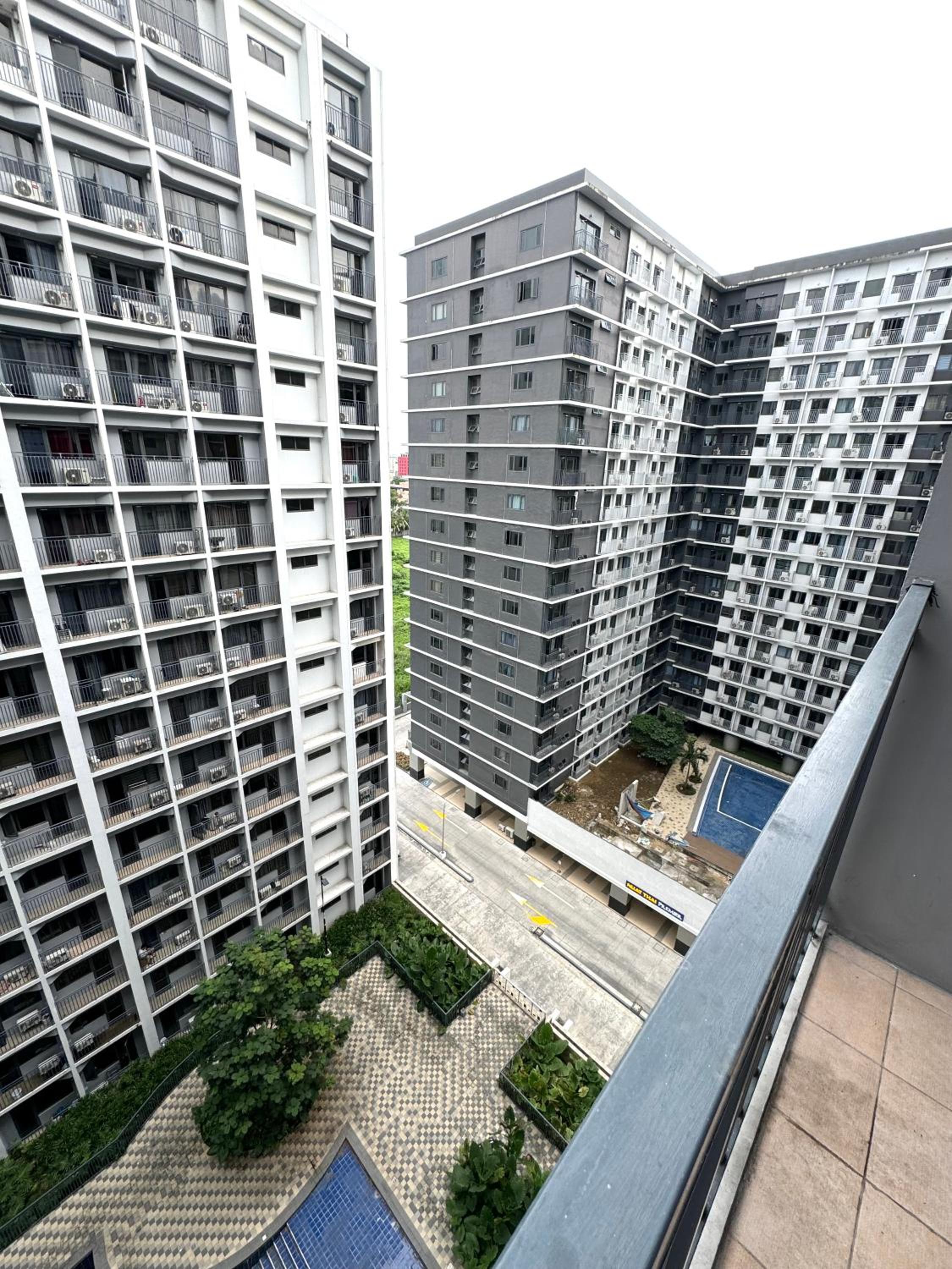 Gray Room Shore 2 Residences view 5