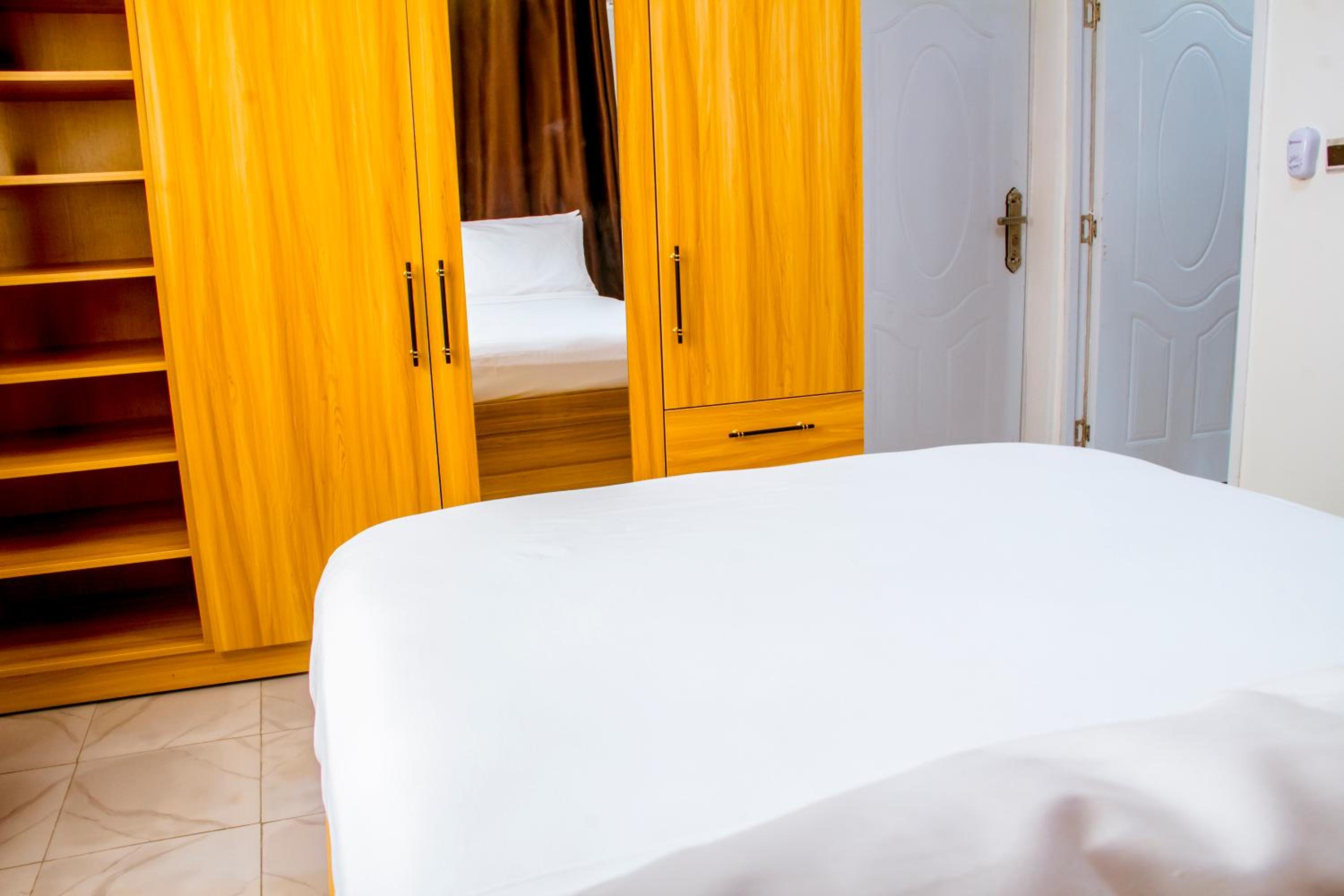 Vienama Residence 2 mins drive to Labadi Beach