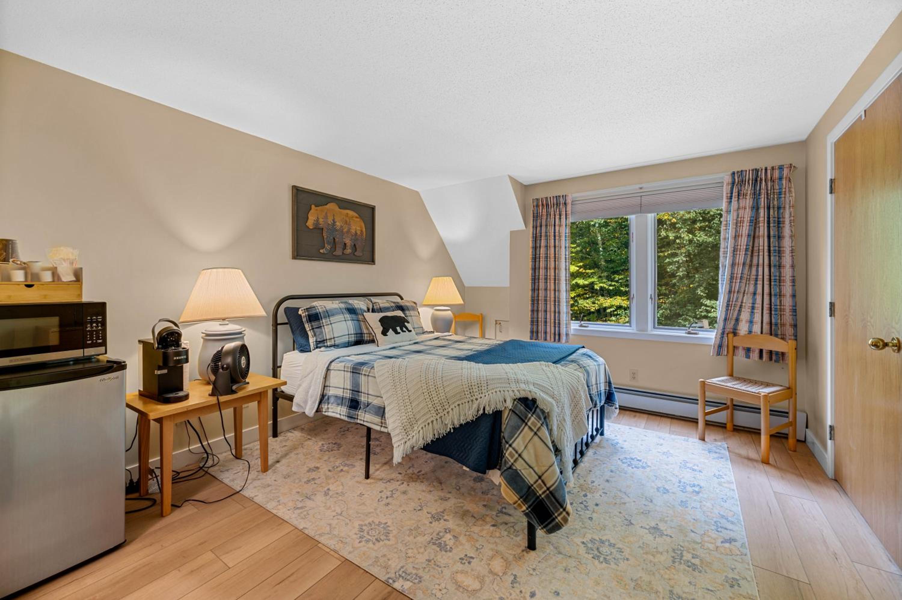 Fall Line Small Studio - Perfect for Two - On Shuttle Route with Amenities G6A condo view 3