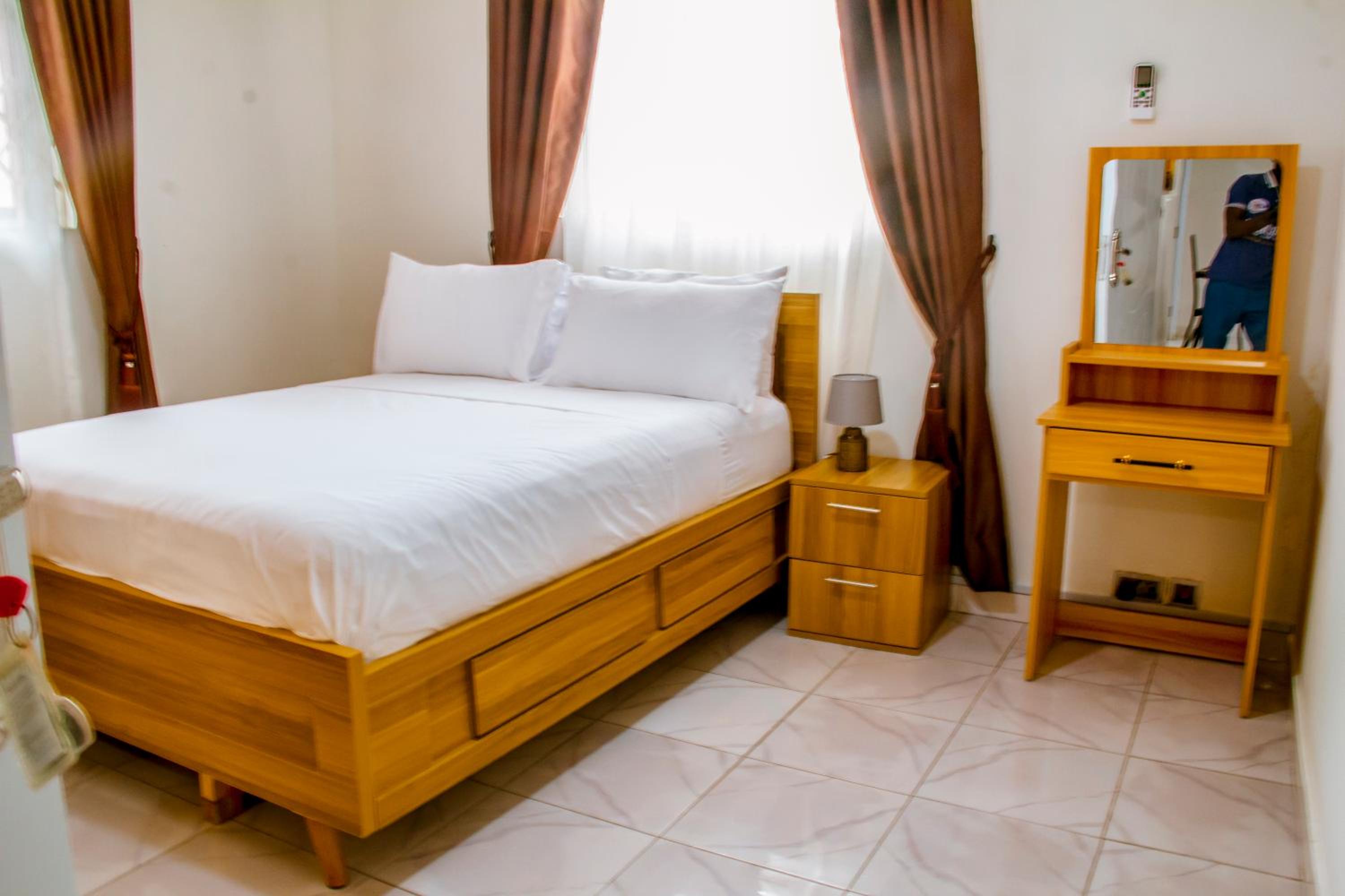 Vienama Residence 2 mins drive to Labadi Beach