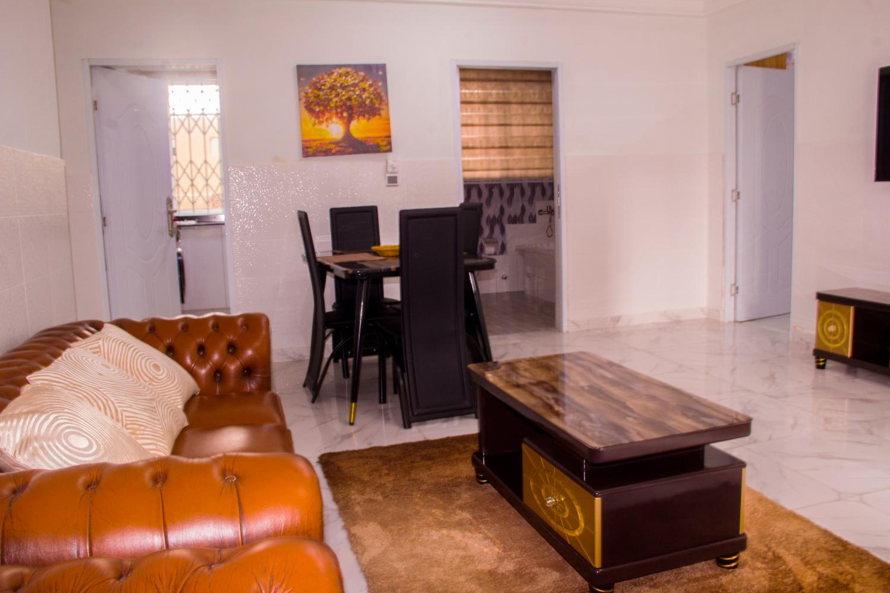 Vienama Residence 2 mins drive to Labadi Beach