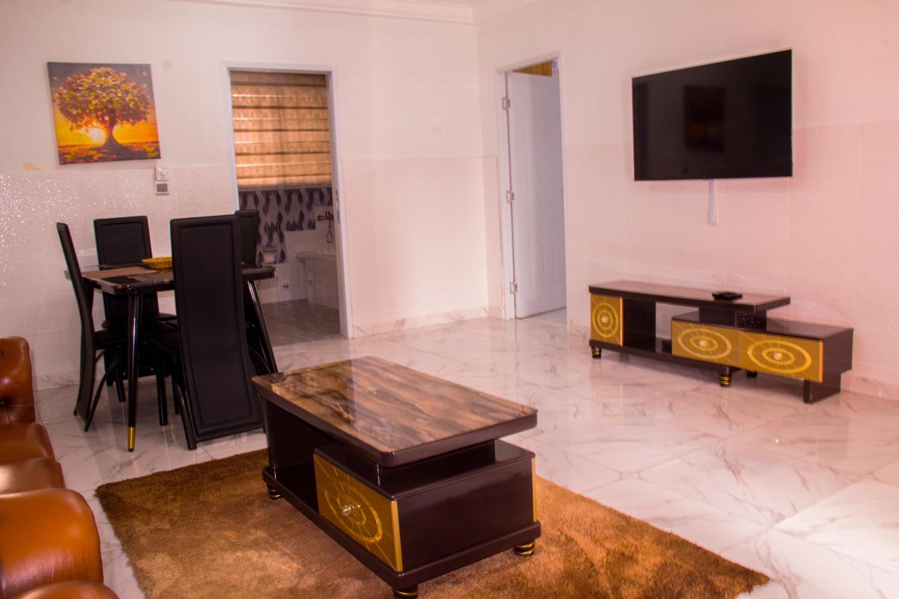 Vienama Residence 2 mins drive to Labadi Beach