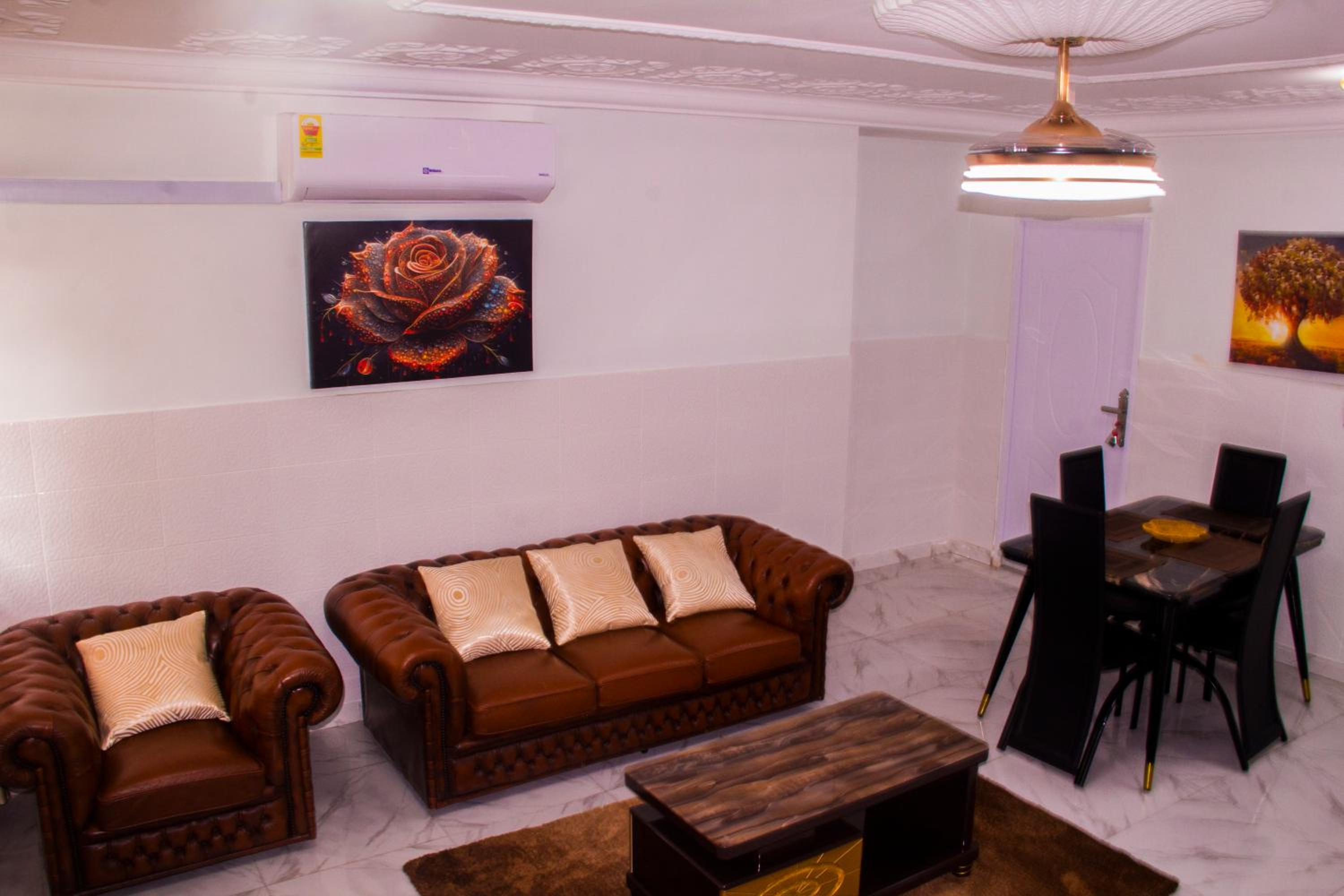 Vienama Residence 2 mins drive to Labadi Beach