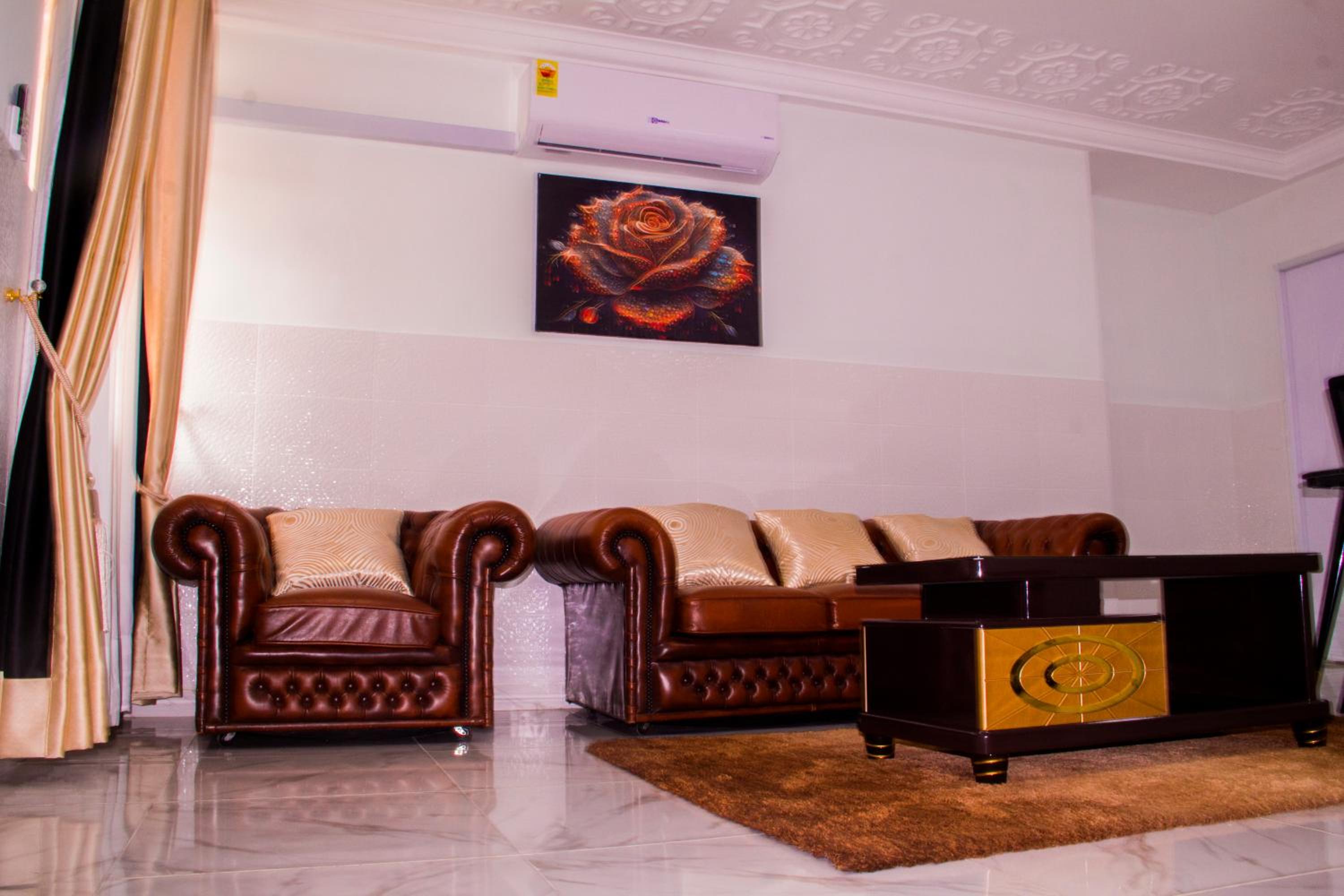 Vienama Residence 2 mins drive to Labadi Beach
