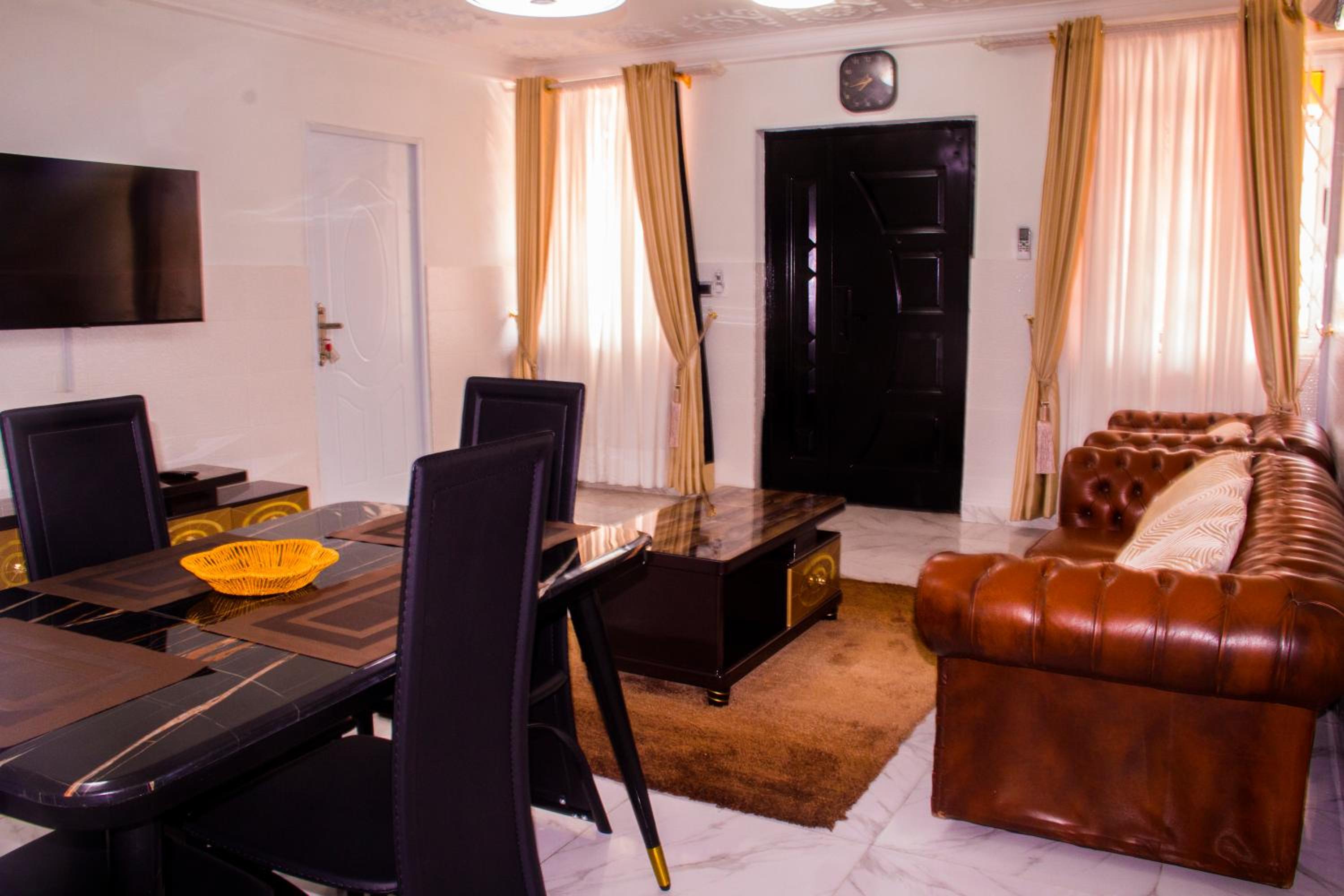 Vienama Residence 2 mins drive to Labadi Beach