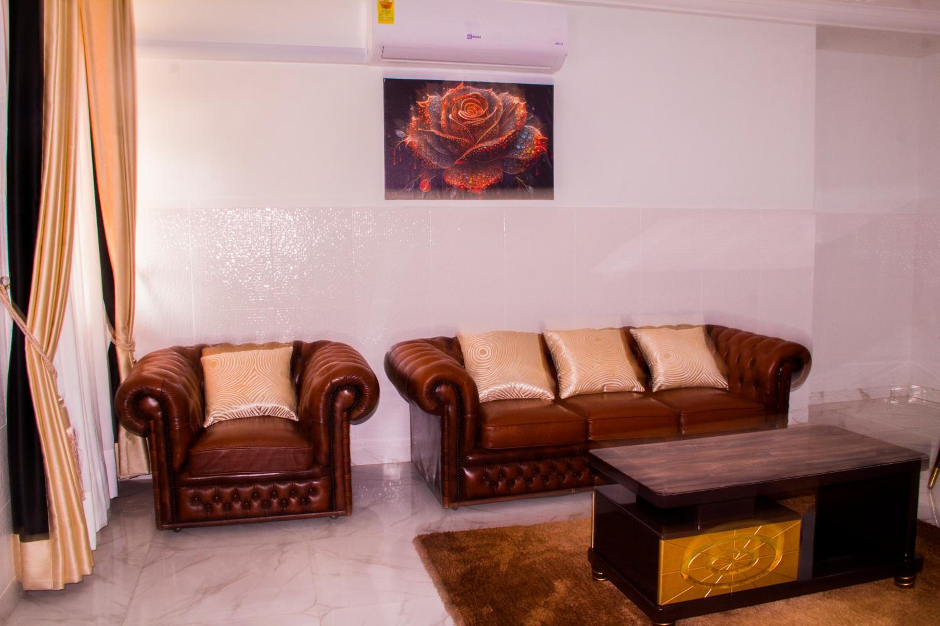 Vienama Residence 2 mins drive to Labadi Beach