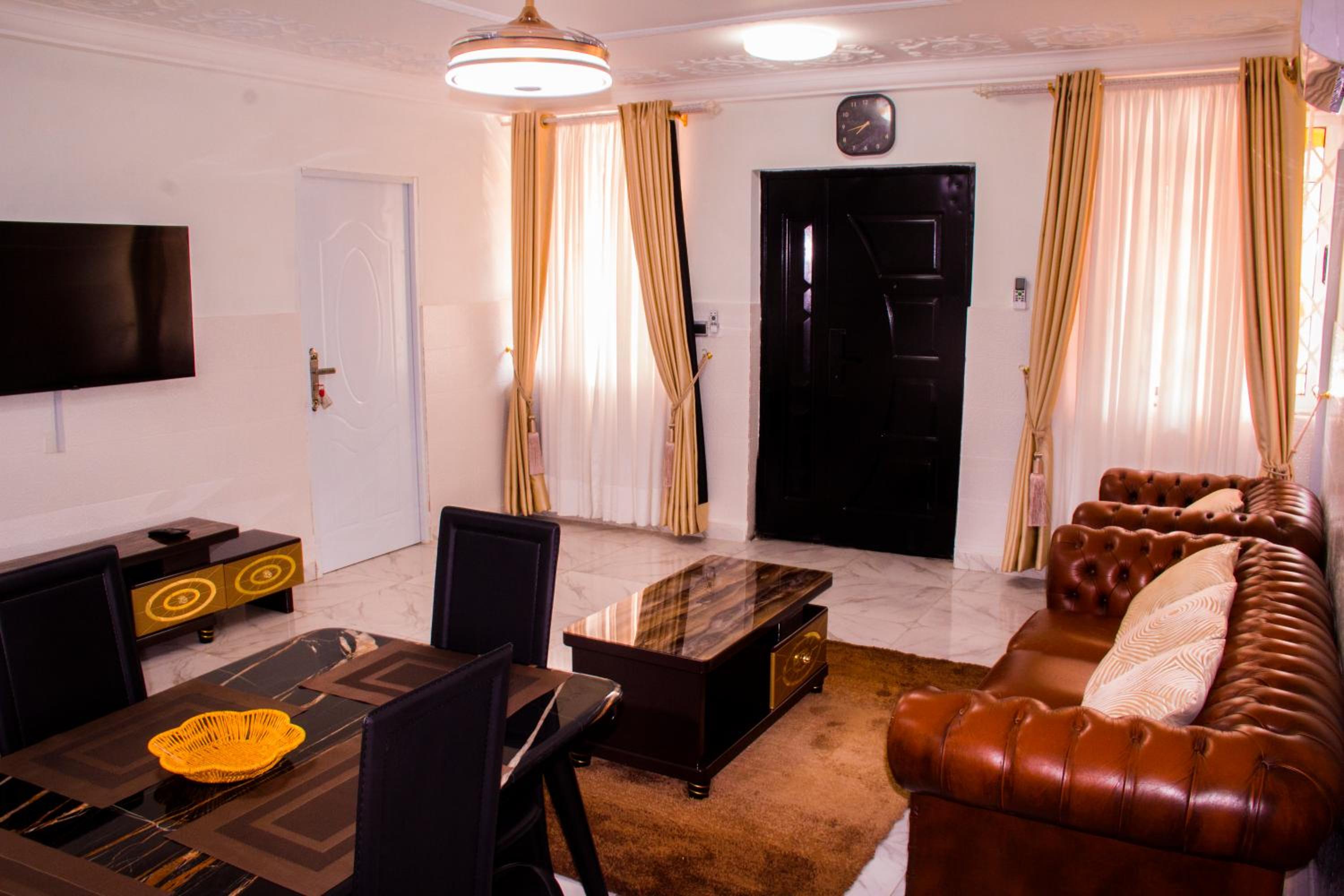 Vienama Residence 2 mins drive to Labadi Beach