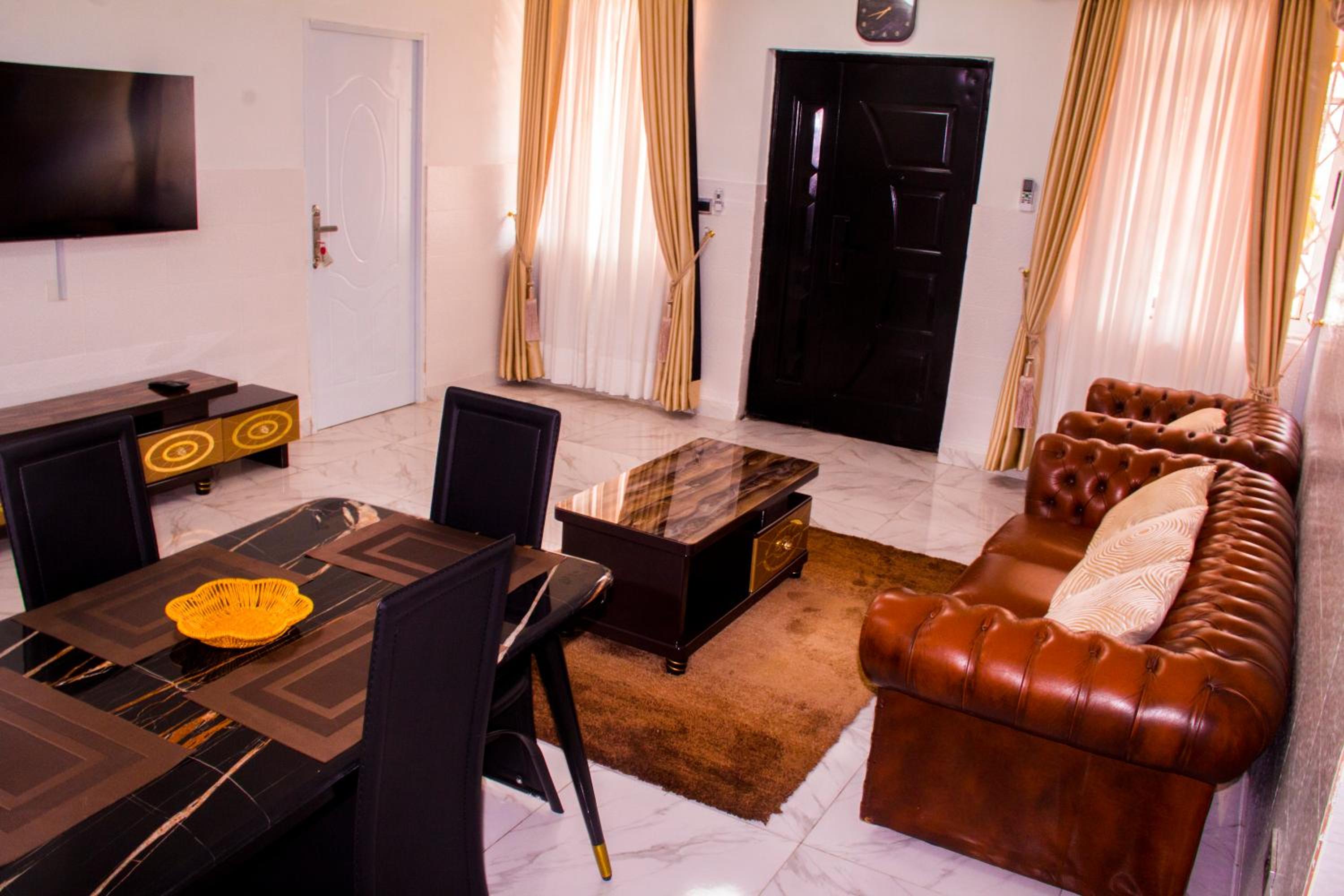 Vienama Residence 2 mins drive to Labadi Beach