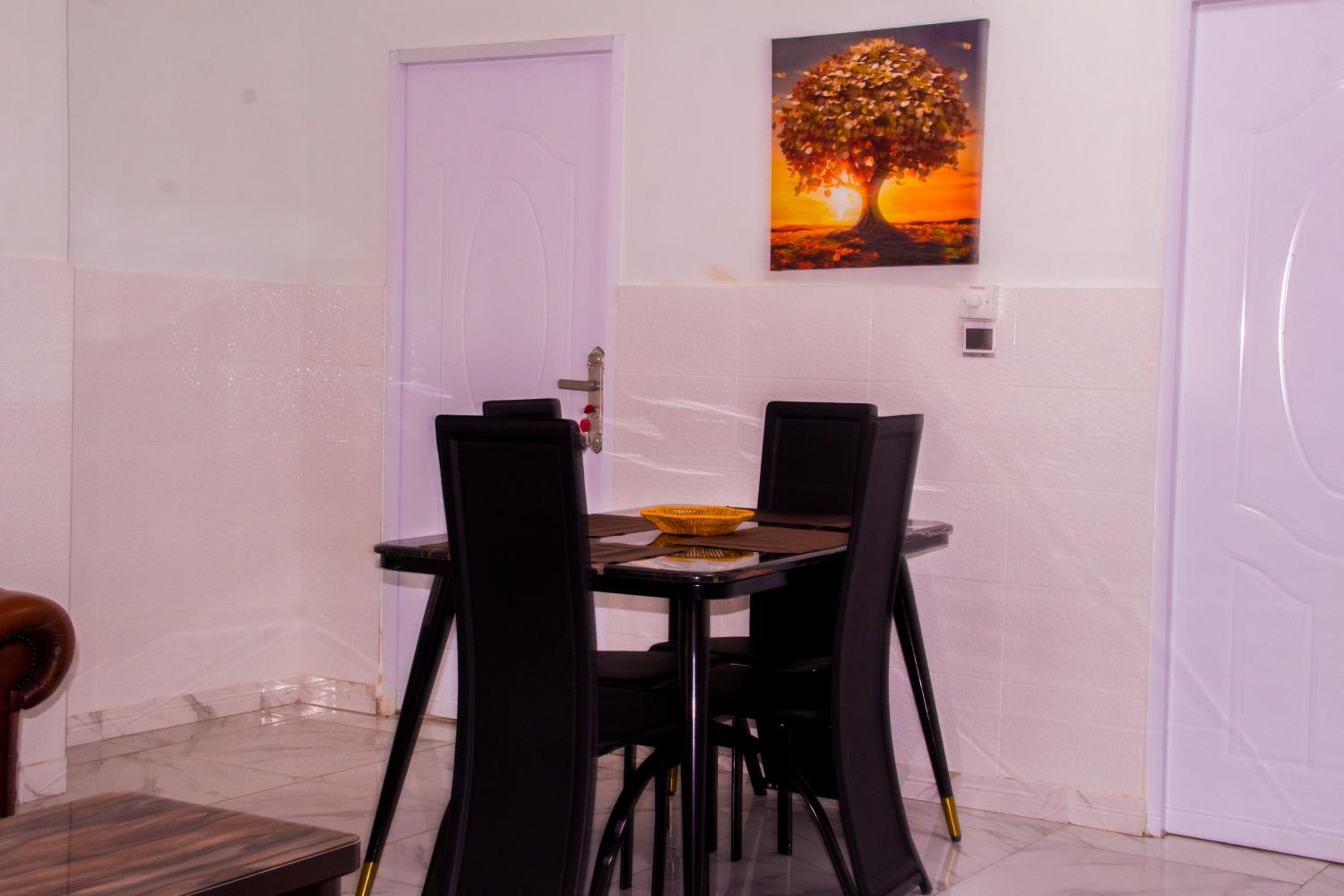 Vienama Residence 2 mins drive to Labadi Beach
