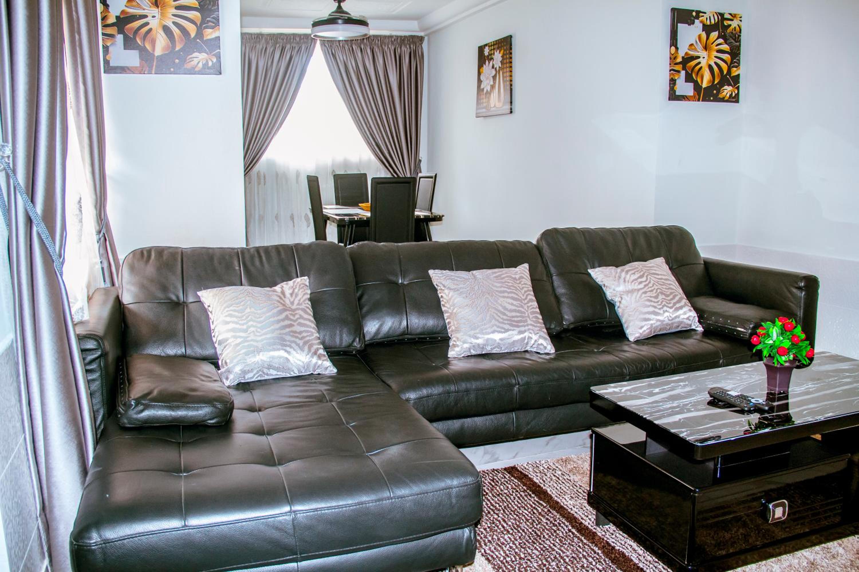 Vienama Residence 2 mins drive to Labadi Beach