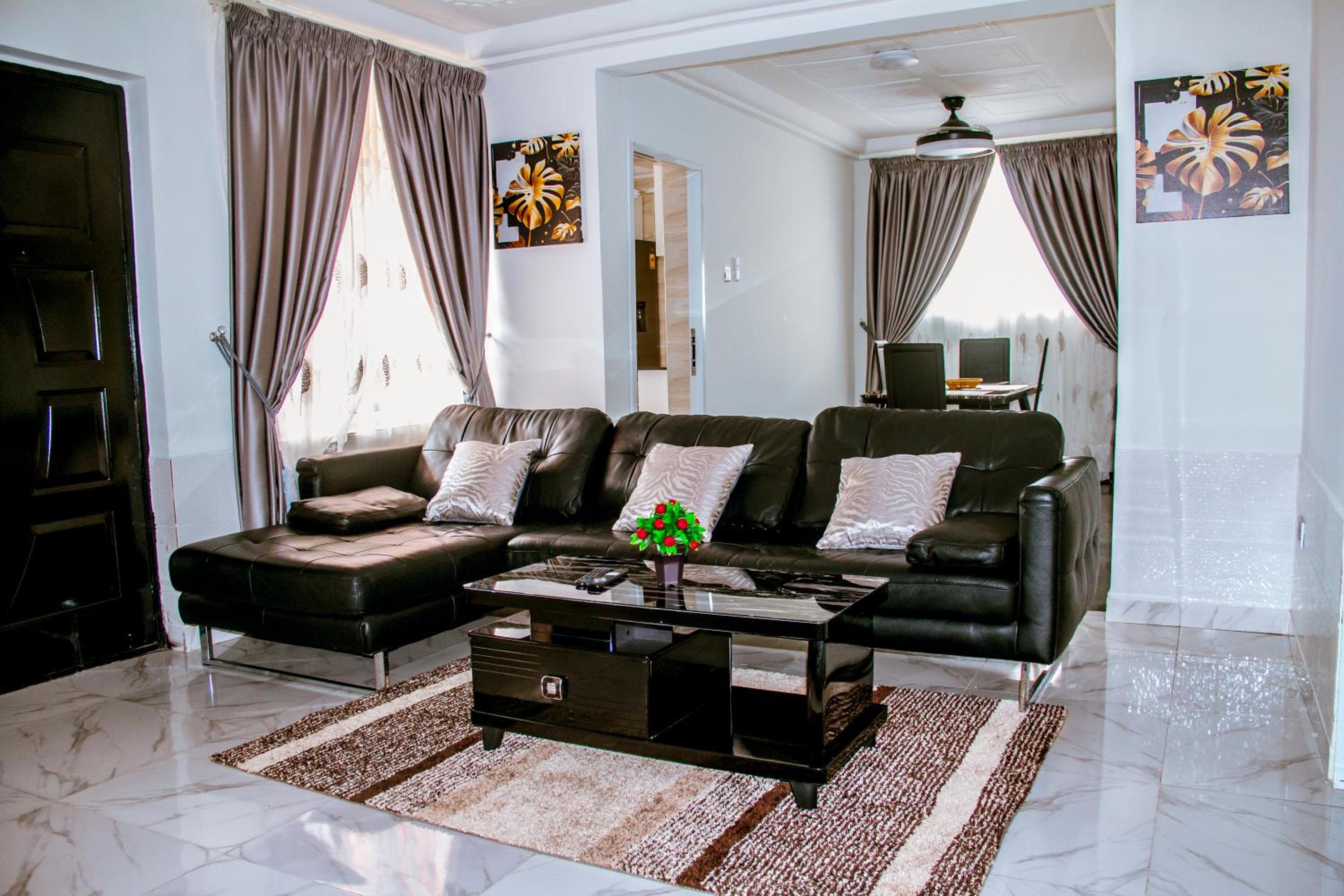 Vienama Residence 2 mins drive to Labadi Beach