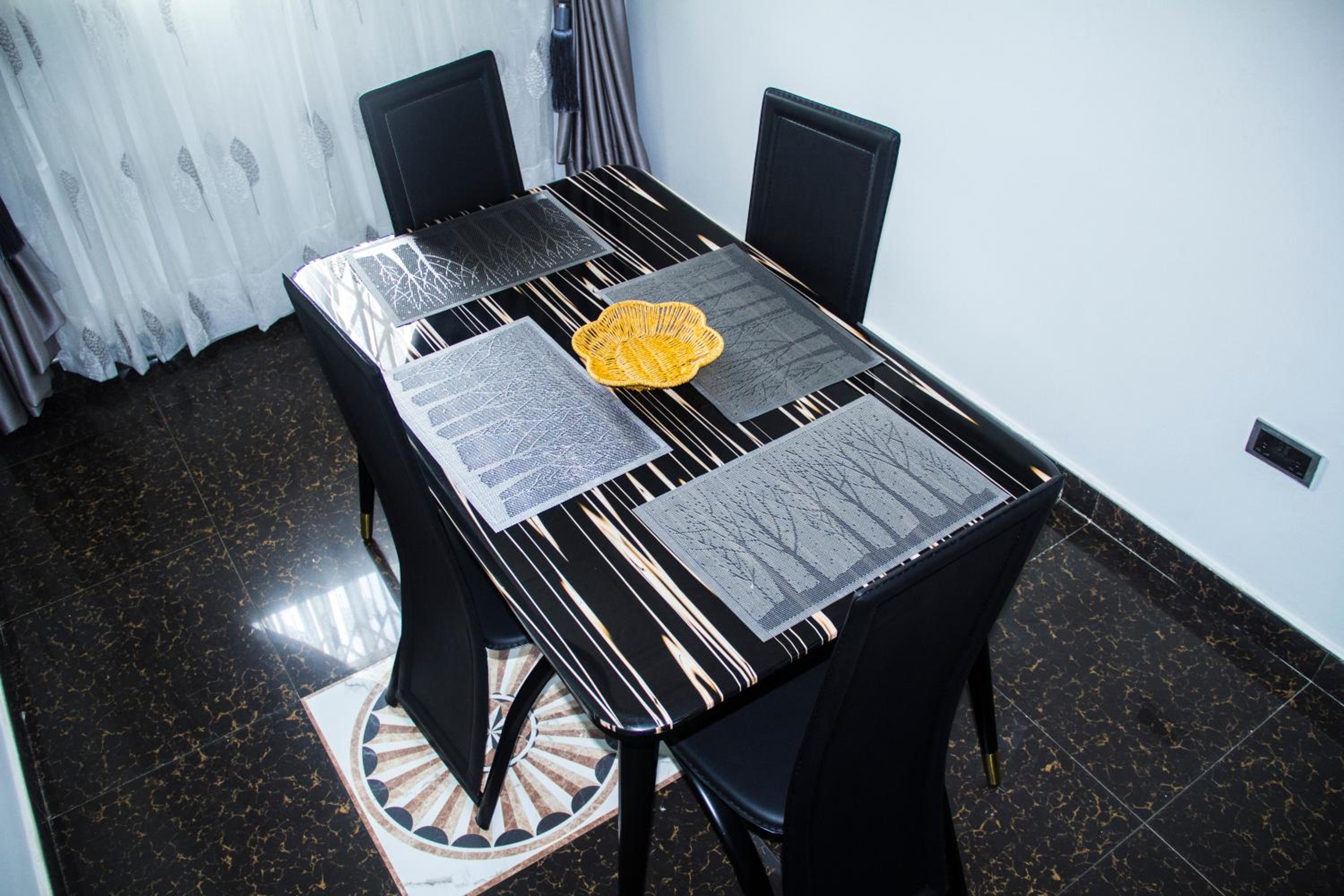 Vienama Residence 2 mins drive to Labadi Beach
