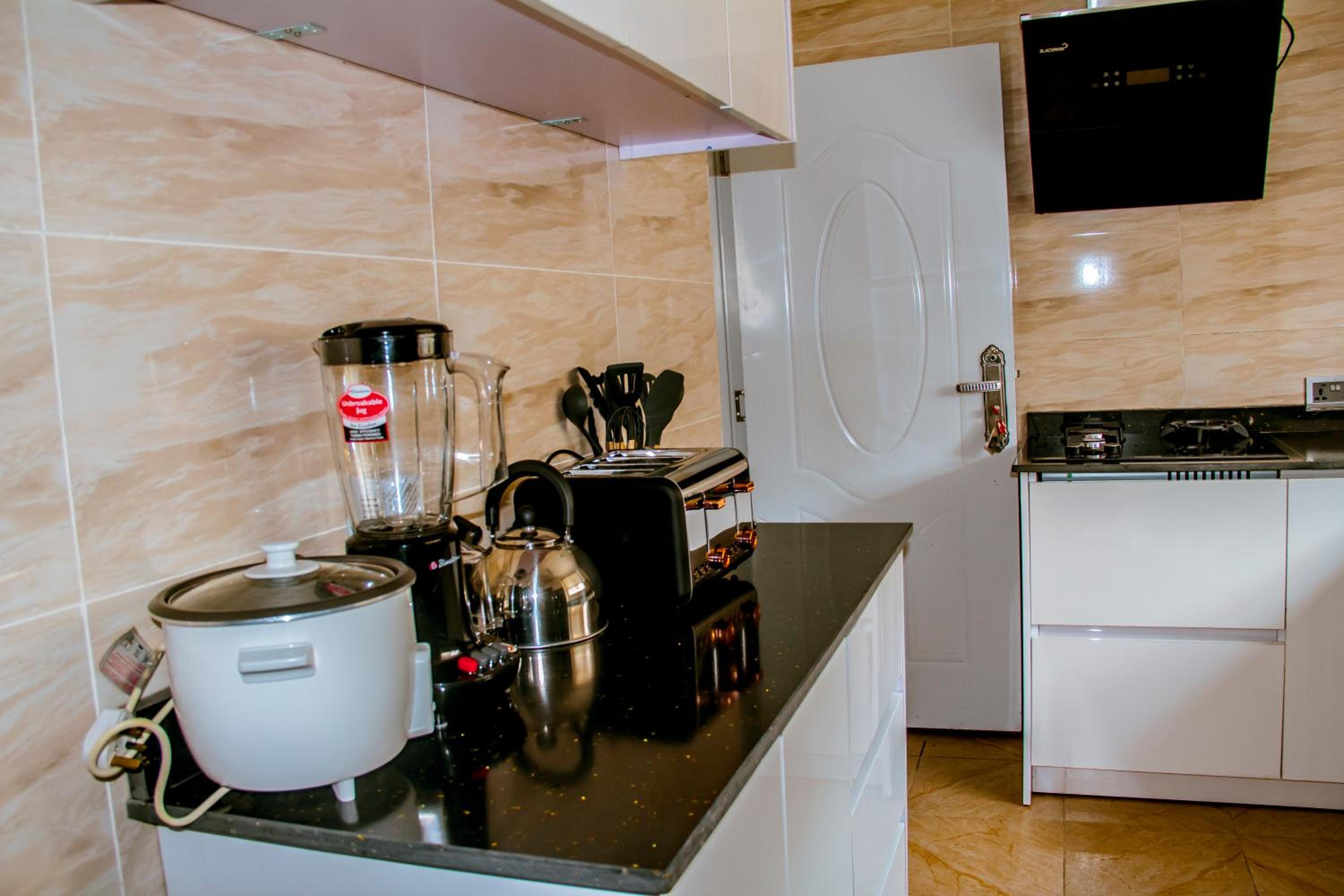Vienama Residence 2 mins drive to Labadi Beach