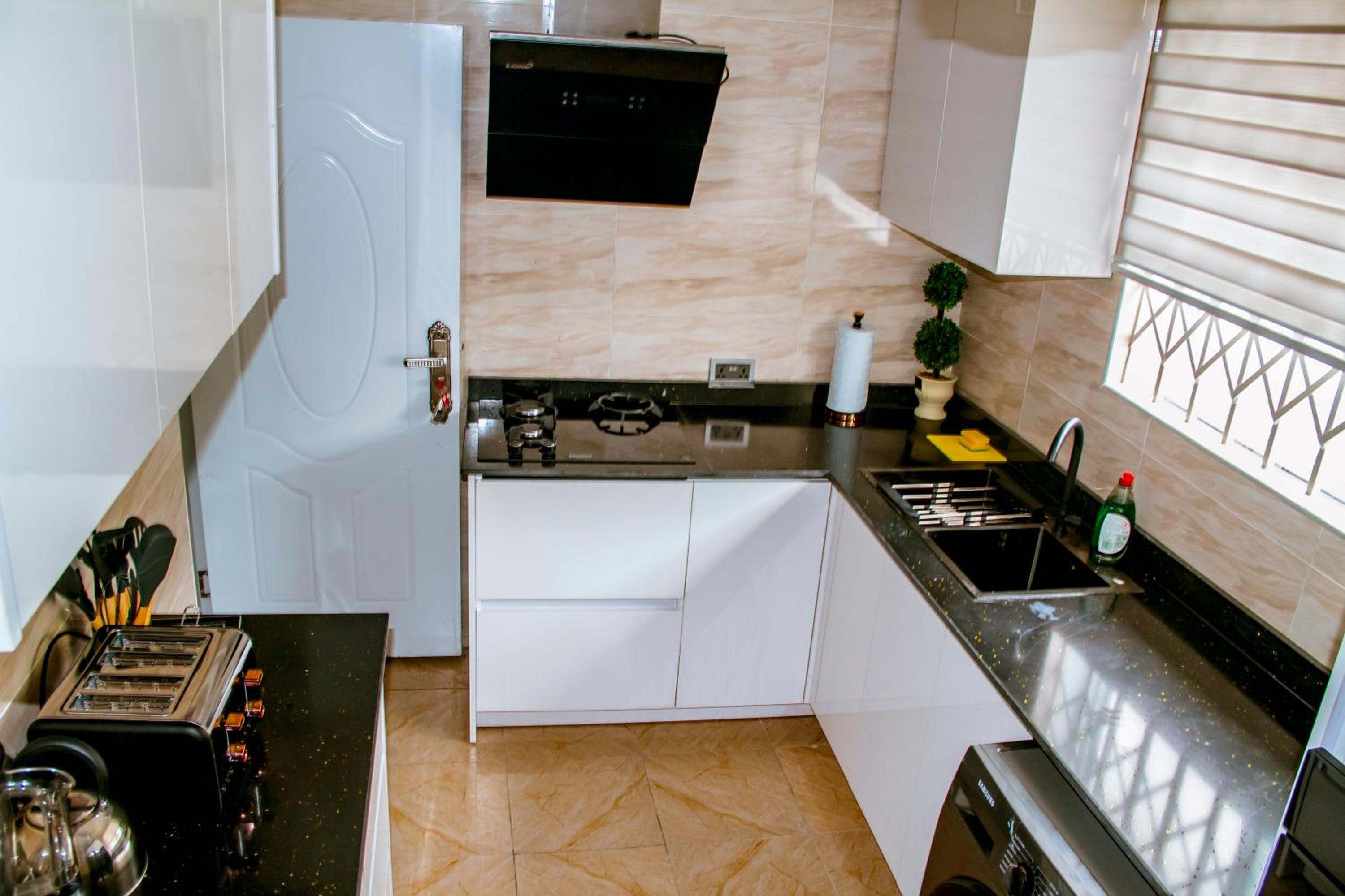 Vienama Residence 2 mins drive to Labadi Beach