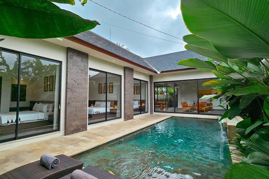 Angelique Villa