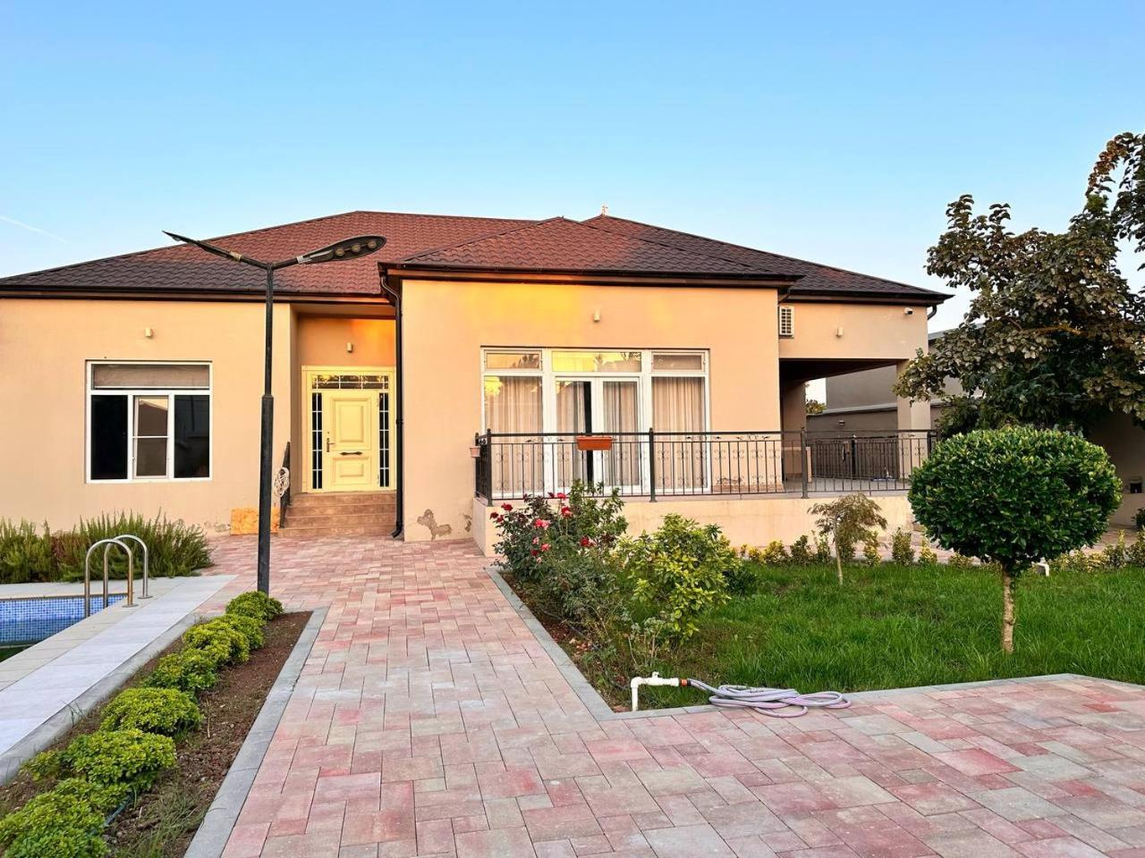 Villa with Pool in Mardakan, Baku villages area