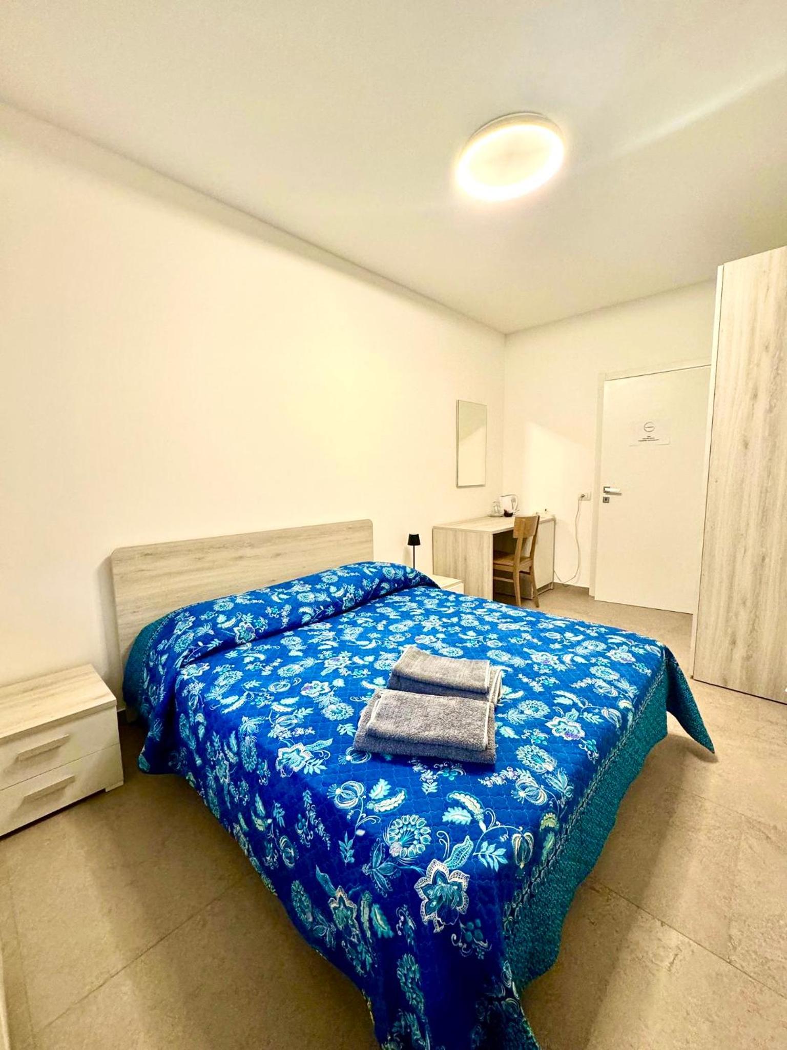 La Veranda Guest Rooms - Free Public Transport & Parking, close to City Center