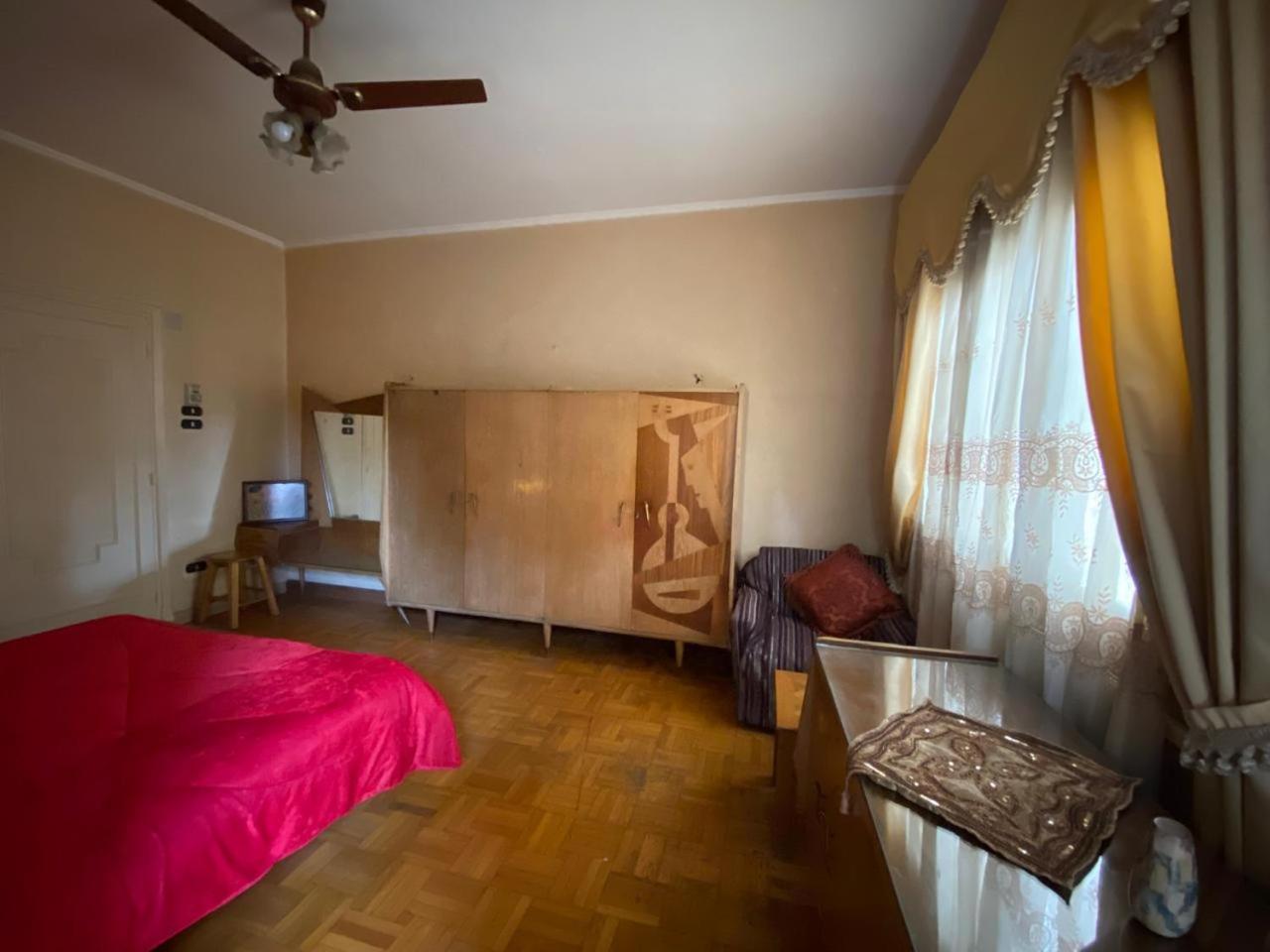 Vintage room in Elite home