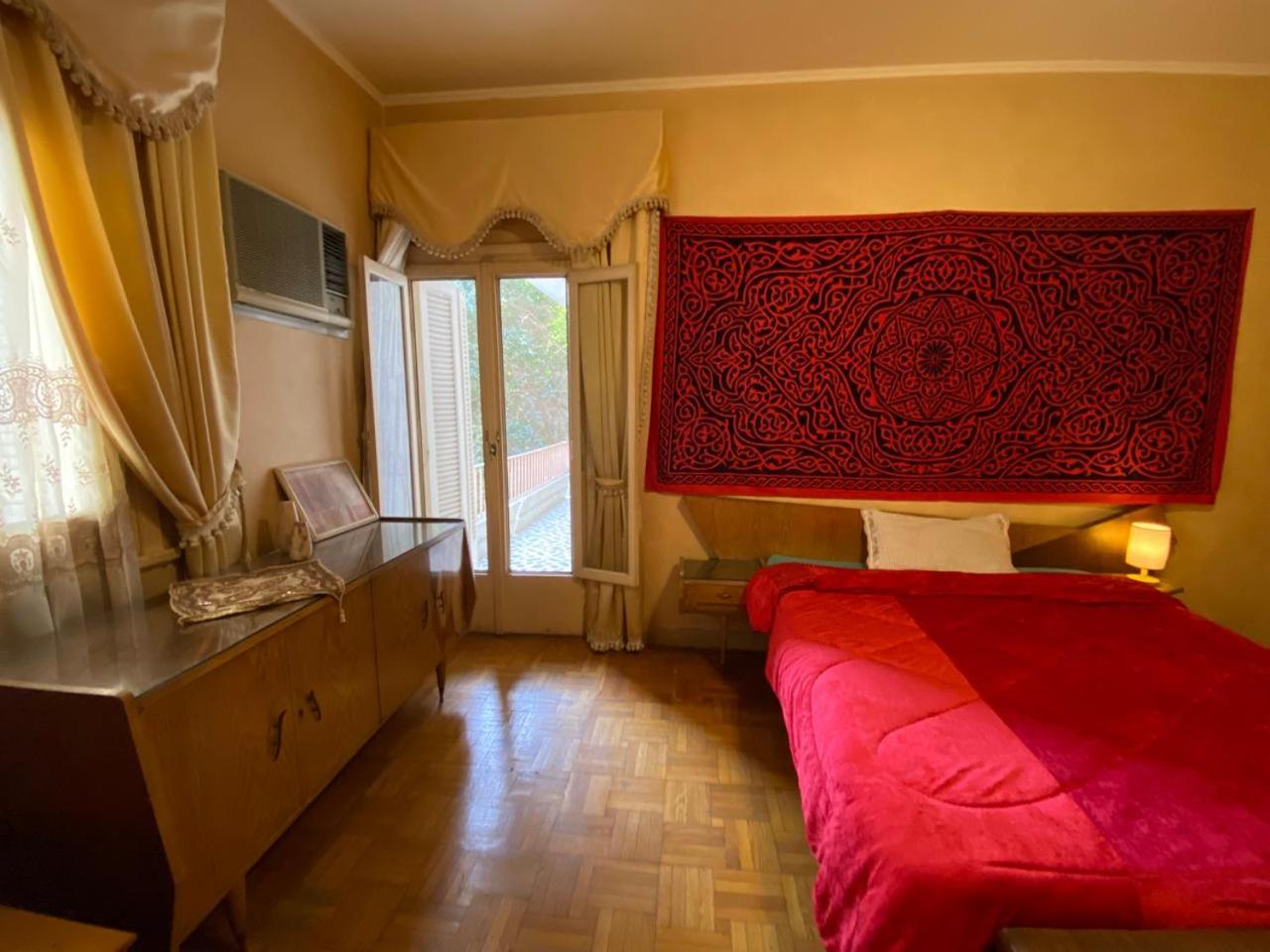Vintage room in Elite home