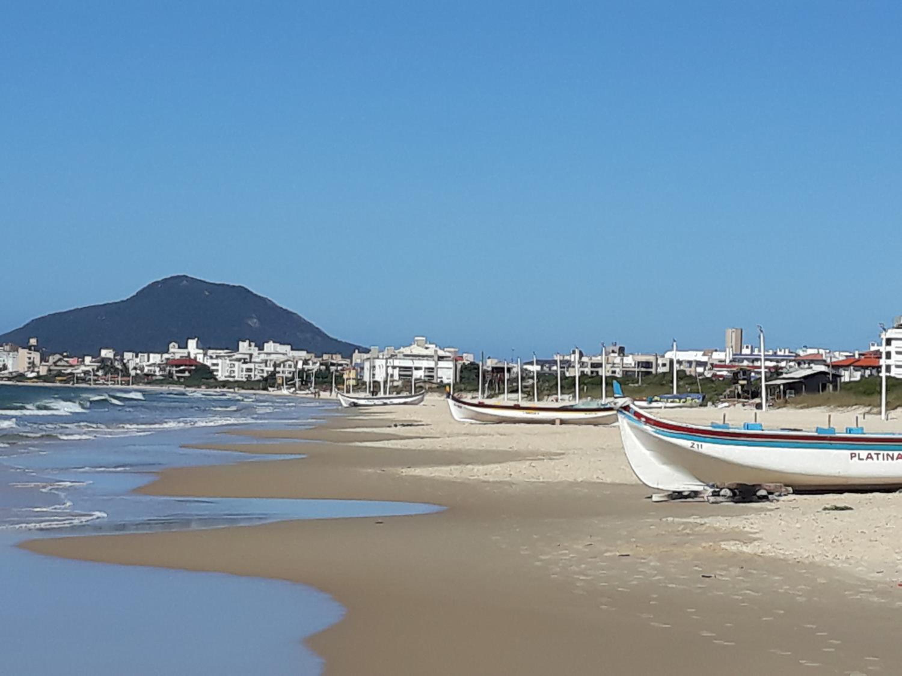 CONDOMÍNIO ENCANTADOR a 100 m PRAIA INGLESES NORTE