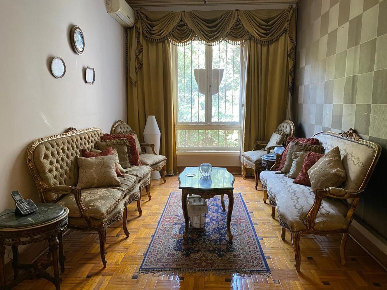 Vintage room in Elite home