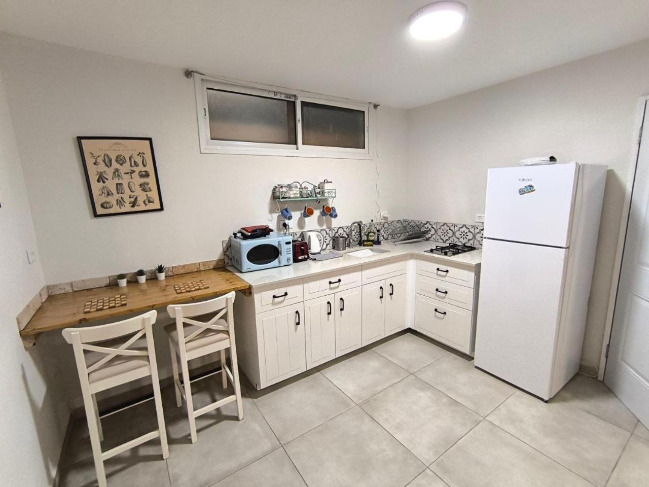 Michael's- A Lovely Studio Apartment view 3