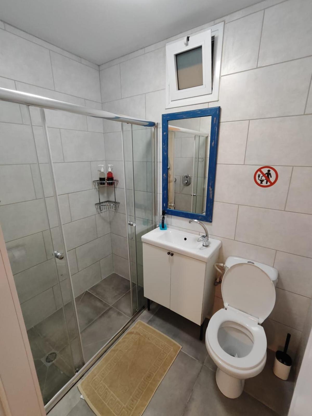 Michael's- A Lovely Studio Apartment view 2