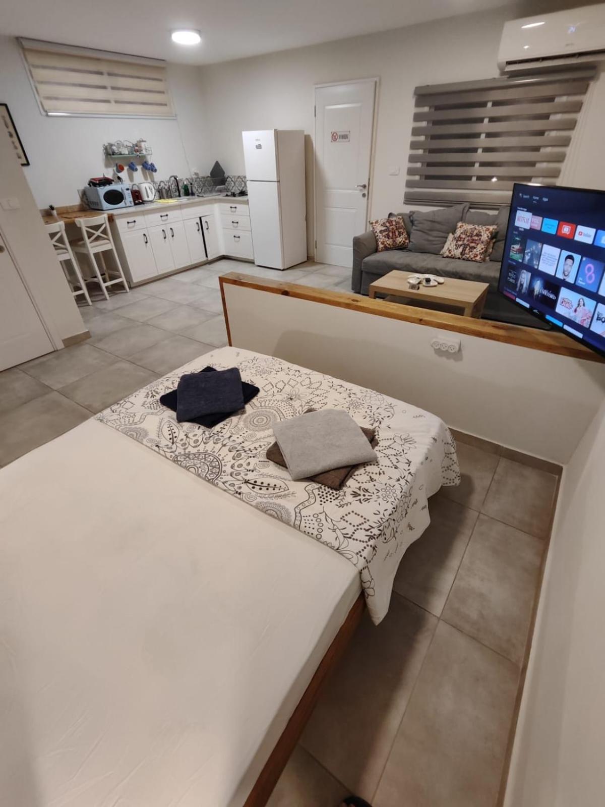 Michael's- A Lovely Studio Apartment view 5