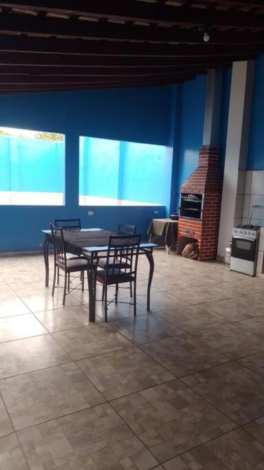 Casa Grande Seis suites Piscina Churrasqueira