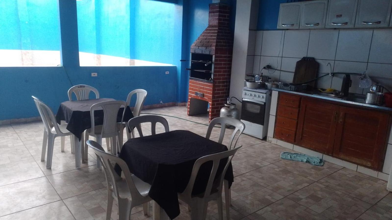 Casa Grande Seis suites Piscina Churrasqueira